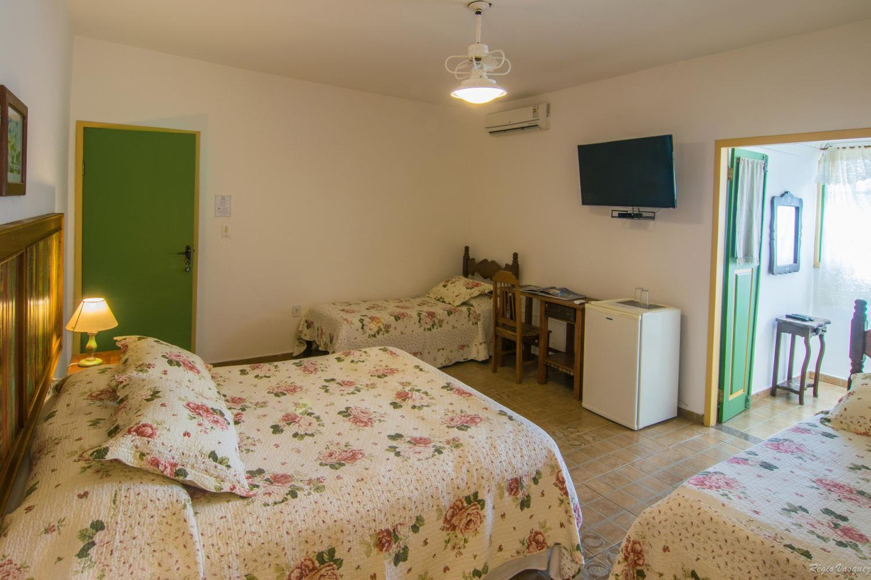 Quadruple Room with Private Bathroom