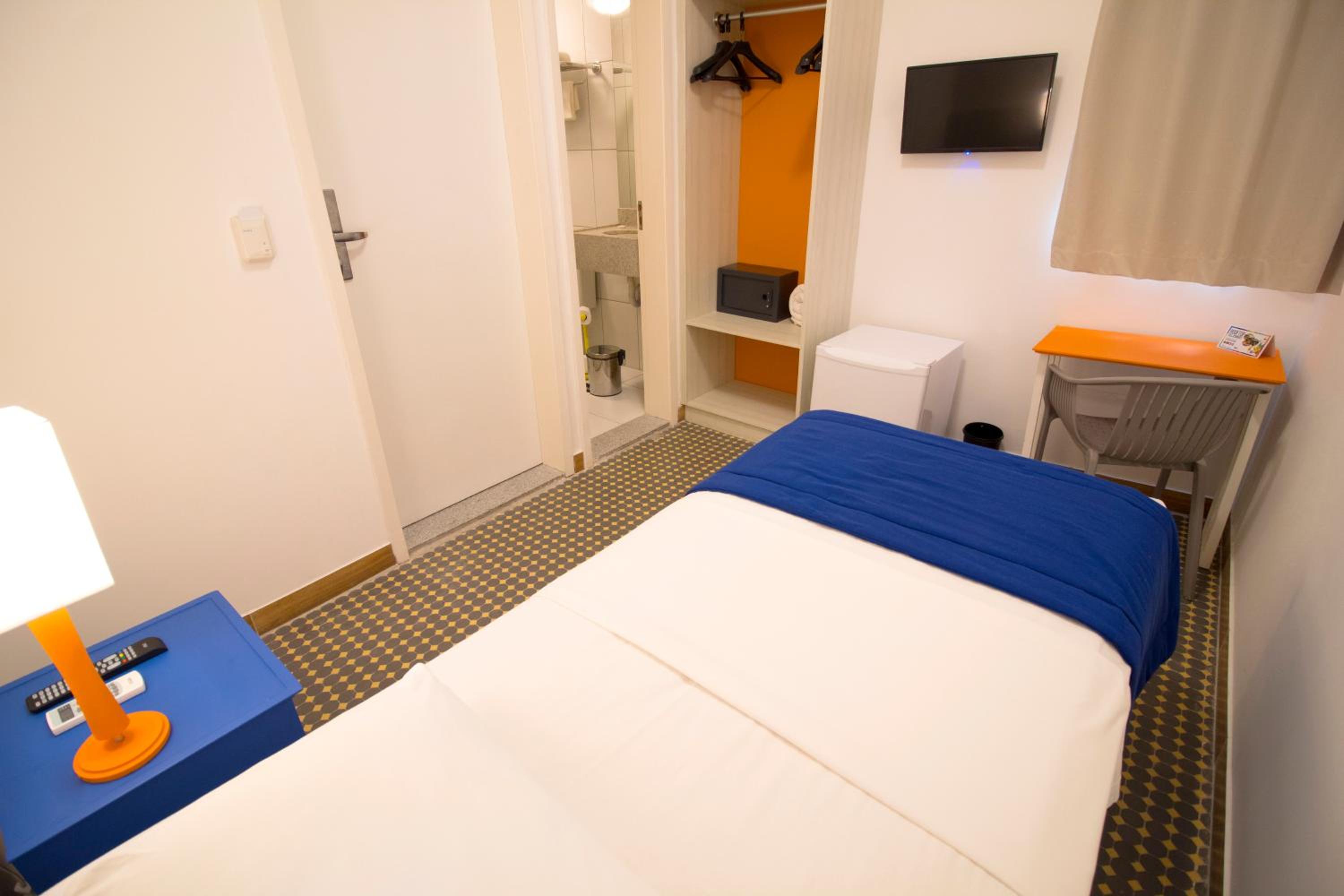 Standard Twin Room photo 3