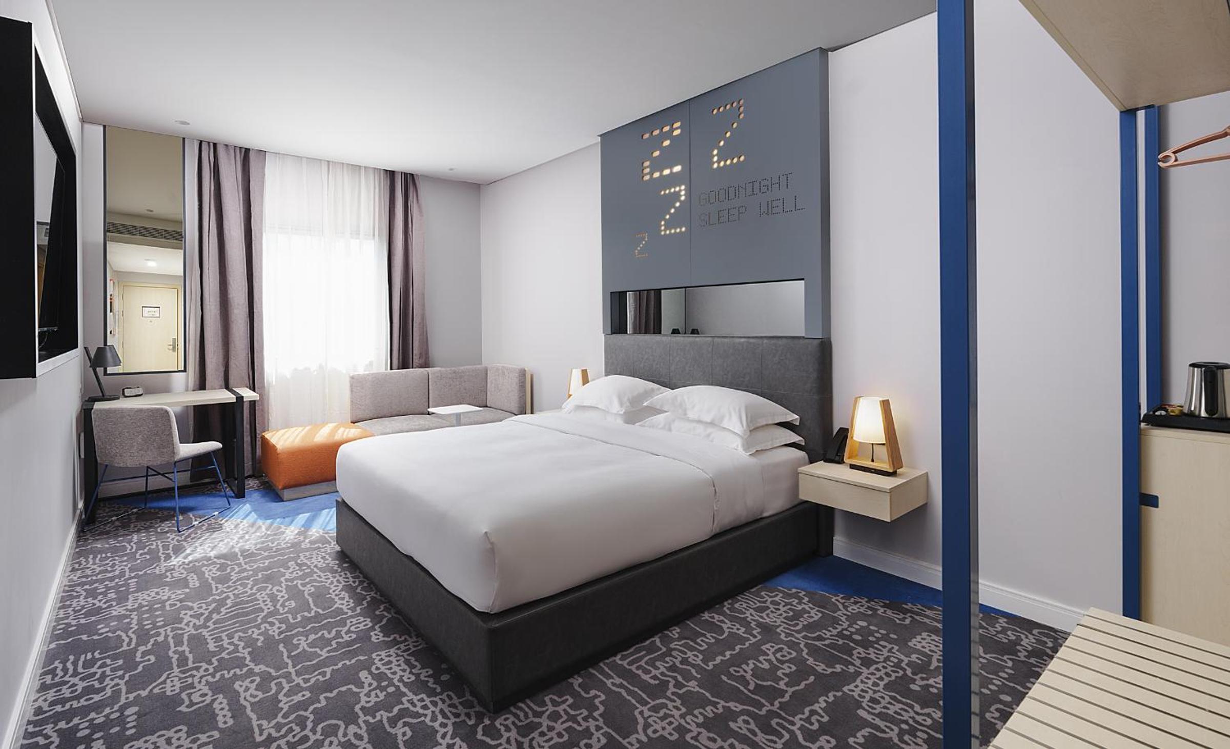 Urban Room With King Bed