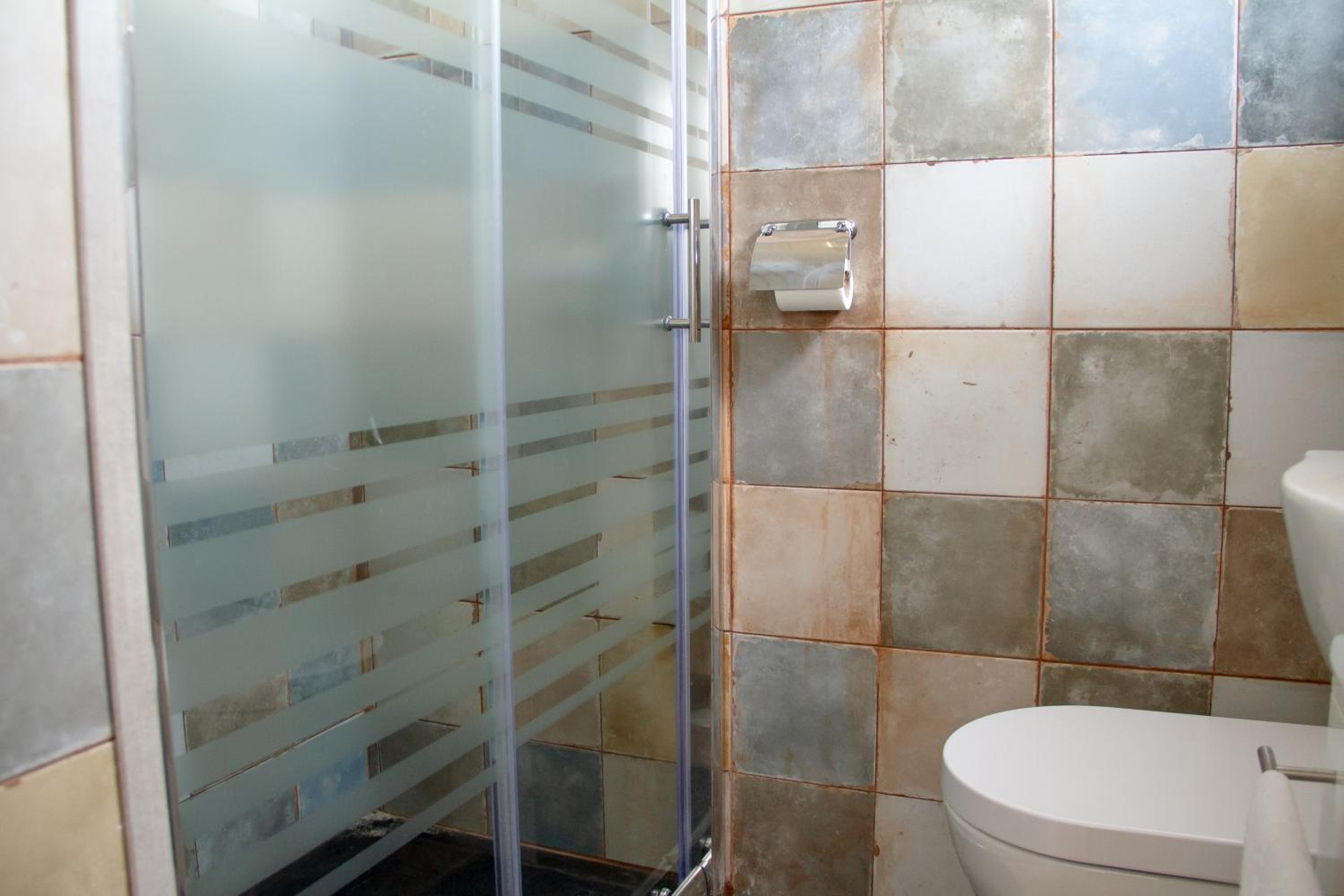 Double Room with Private Bathroom - Photo 5