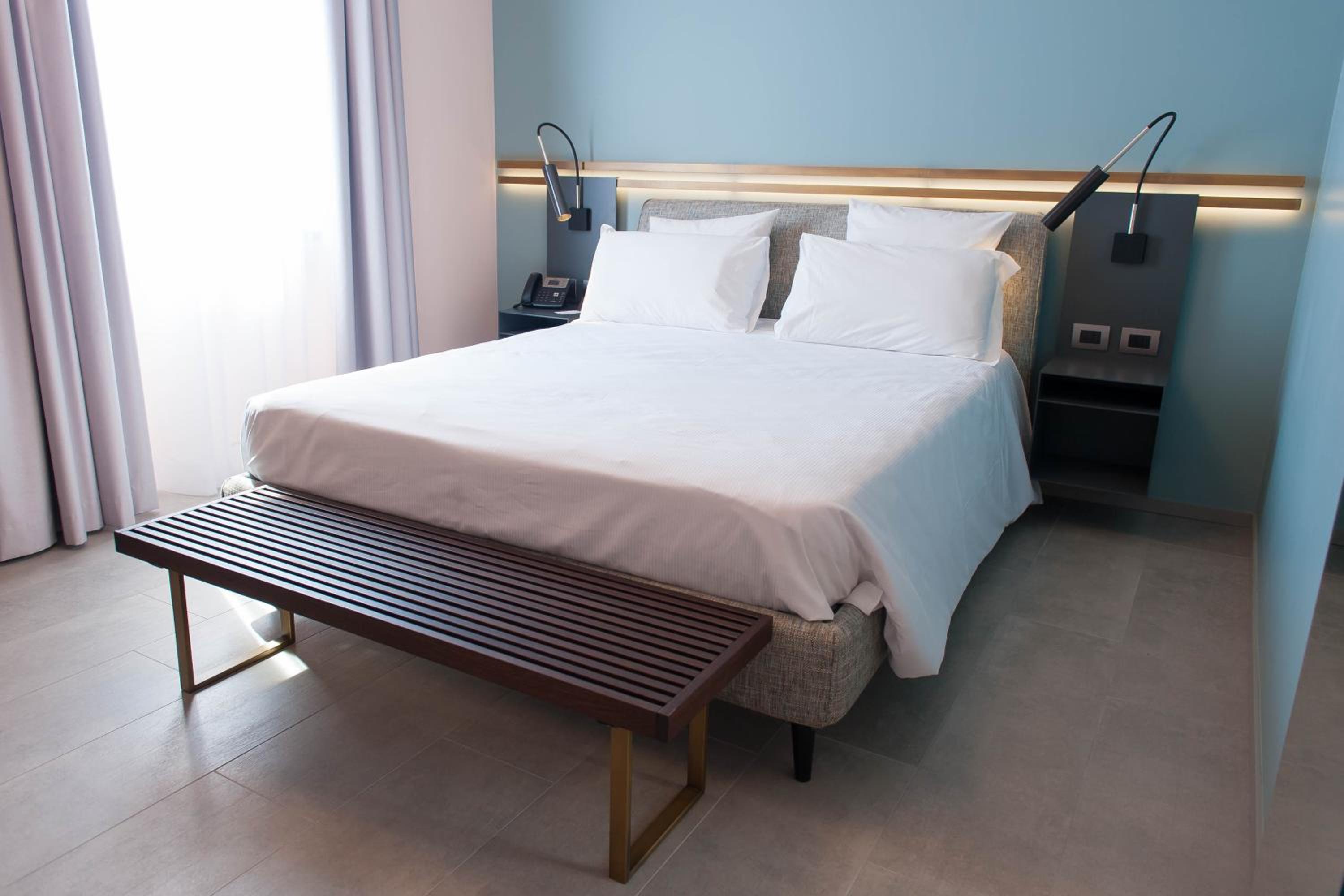 Deluxe Double Room - Photo 14
