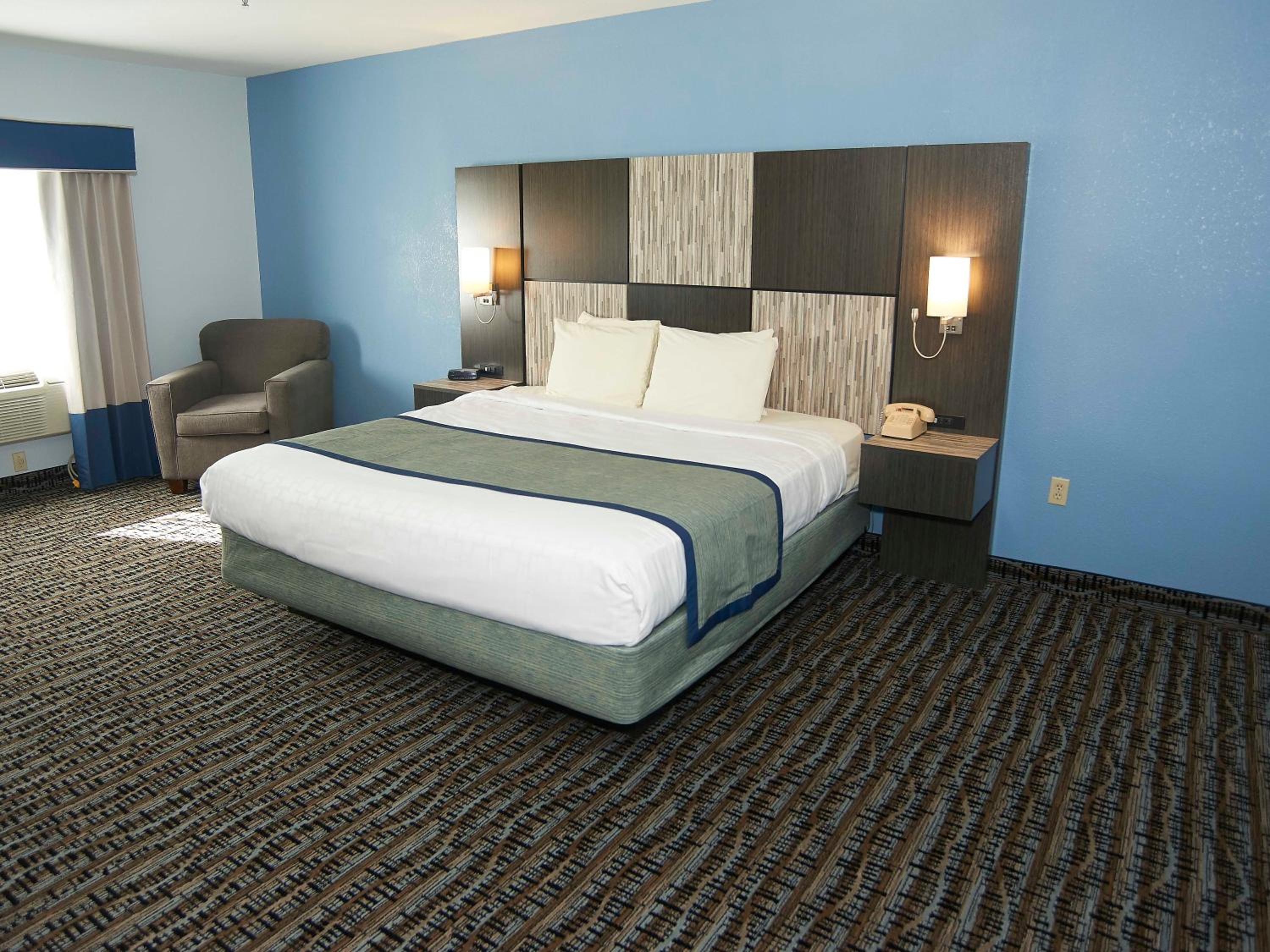 One-Bedroom King Suite - Photo 1