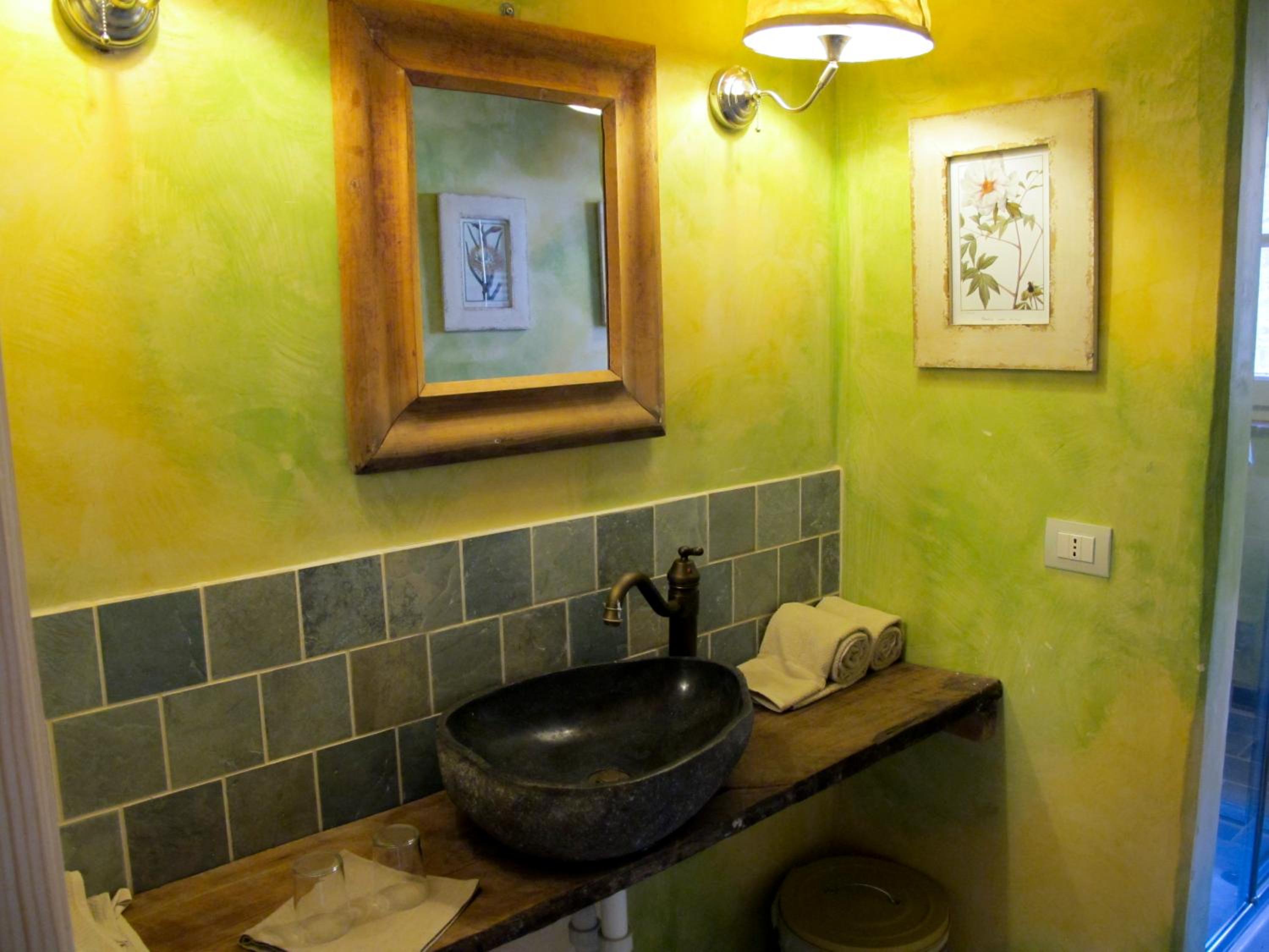 Deluxe Triple Room photo 3