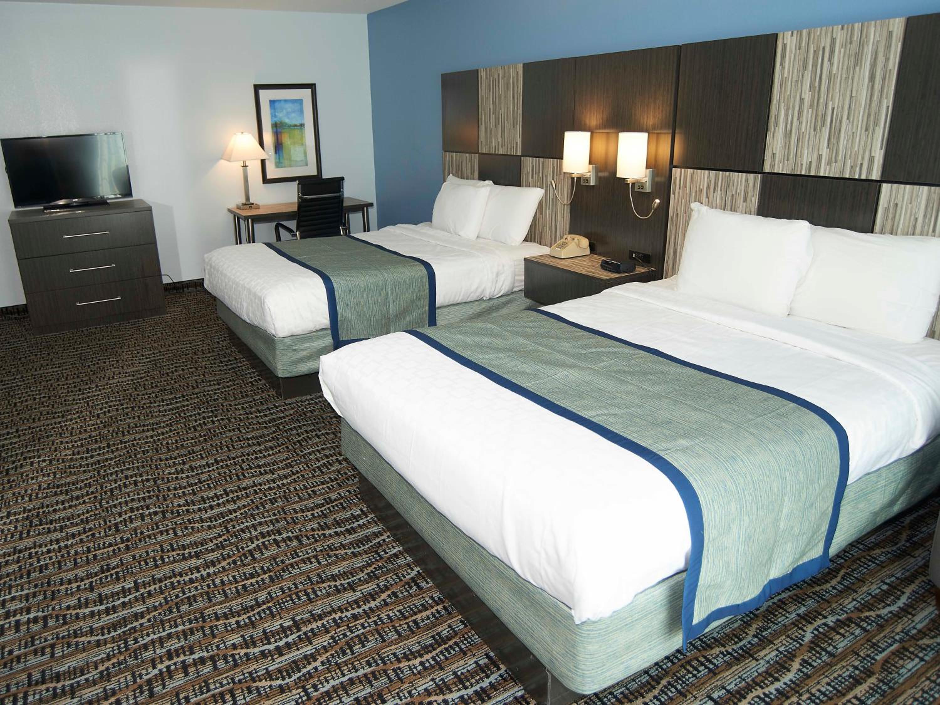 One-Bedroom Suite with Two Queen Beds - Photo 4
