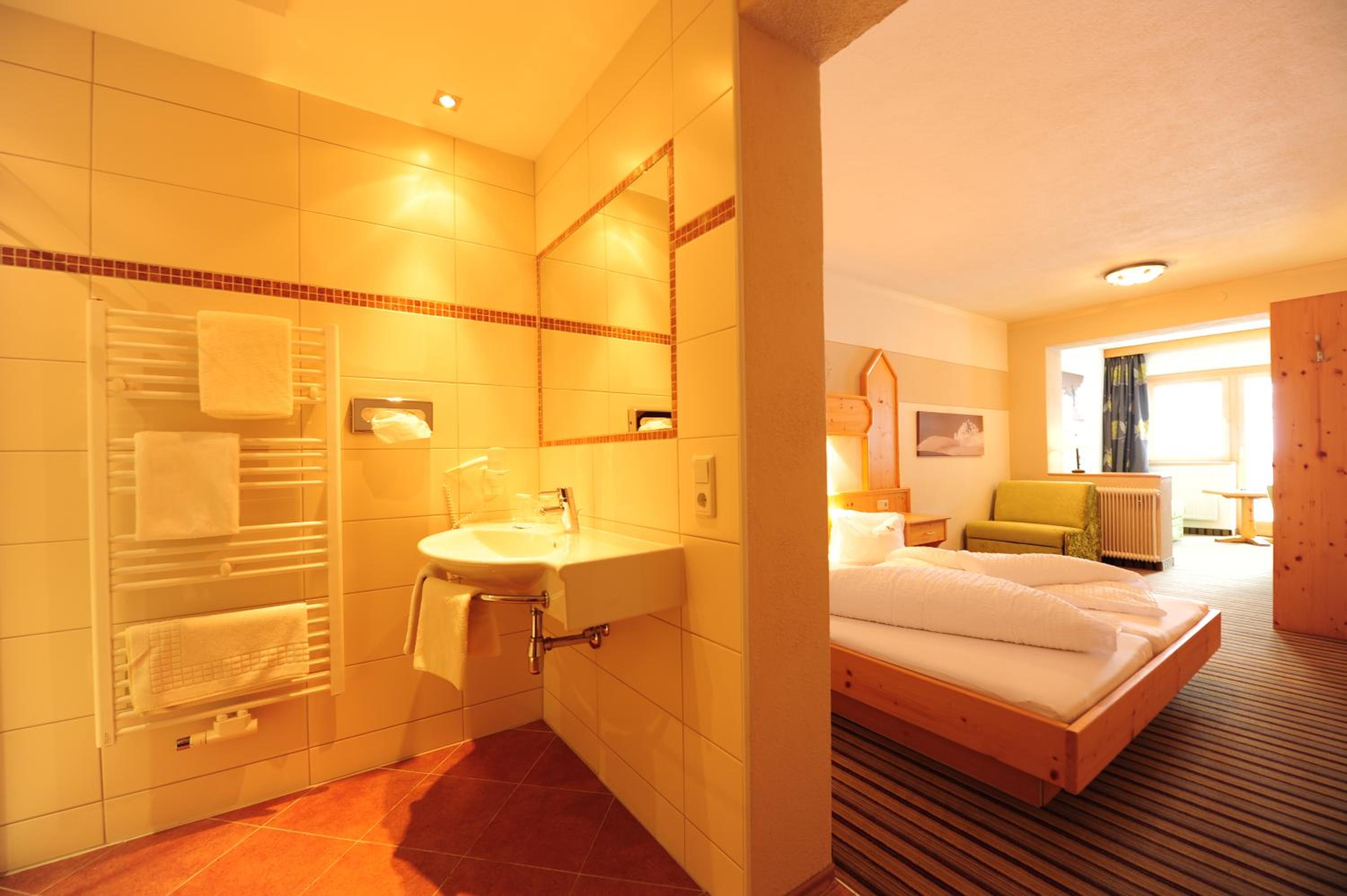 Deluxe Double Room photo 2