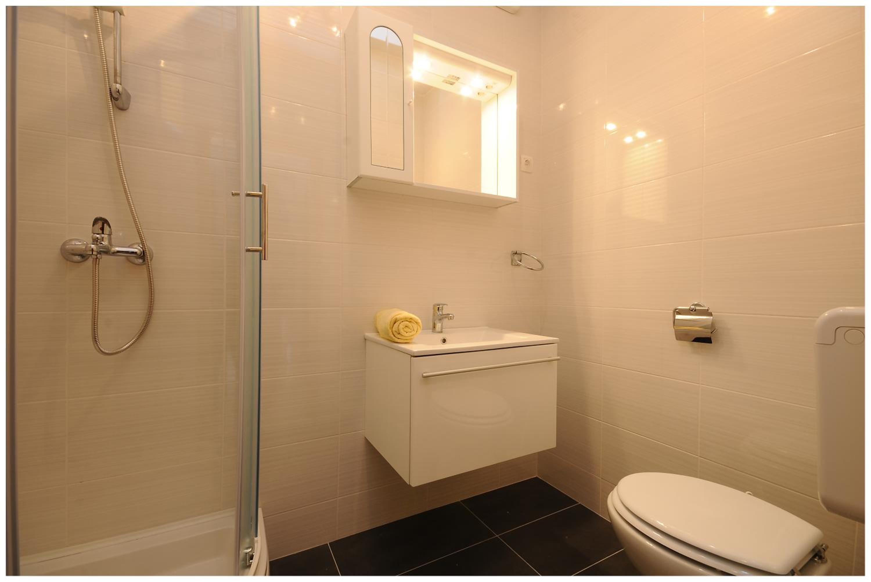 One-Bedroom Apartment - Photo 17