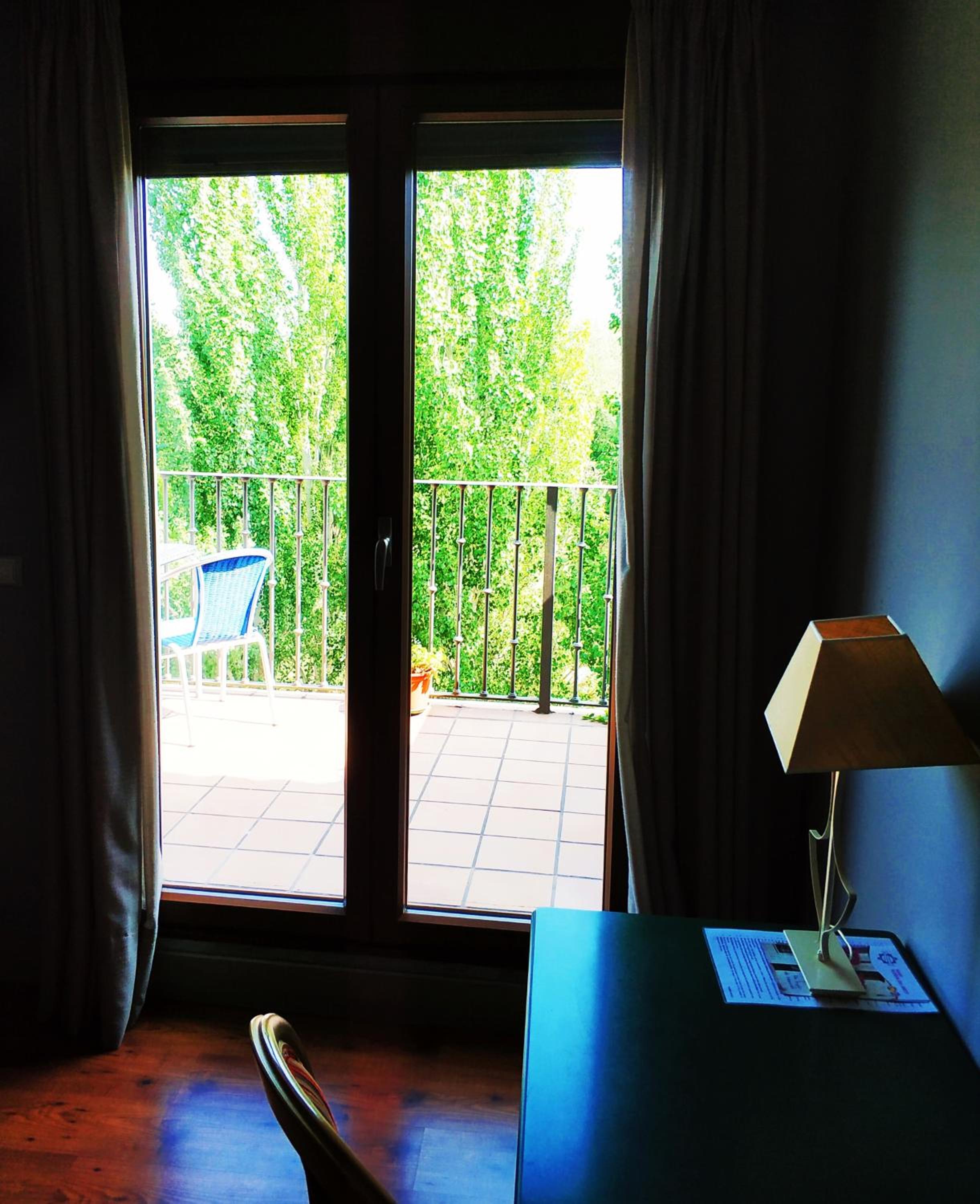 Deluxe Double Room with River View - Photo 6