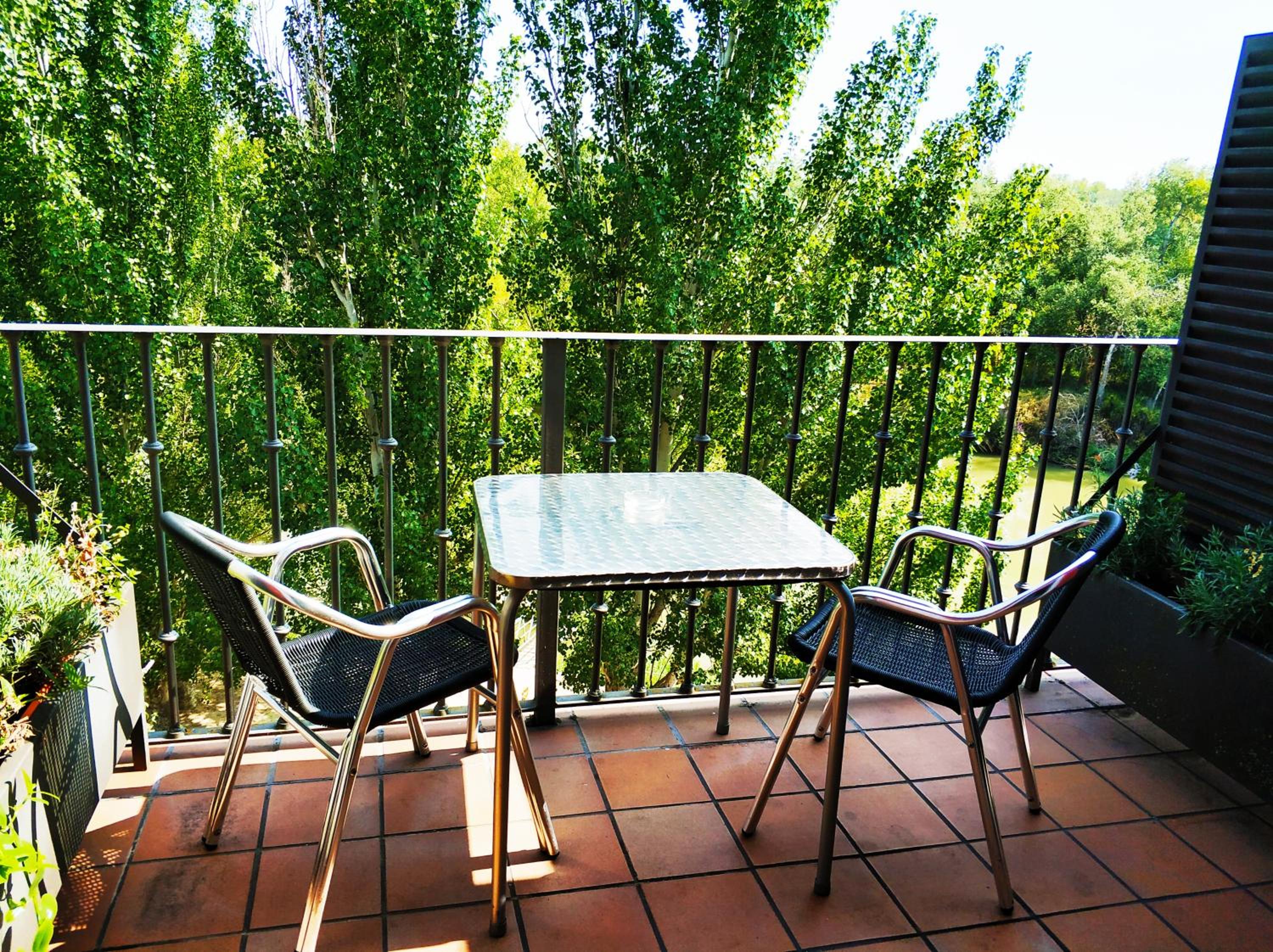 Deluxe Double Room with River View - Photo 5