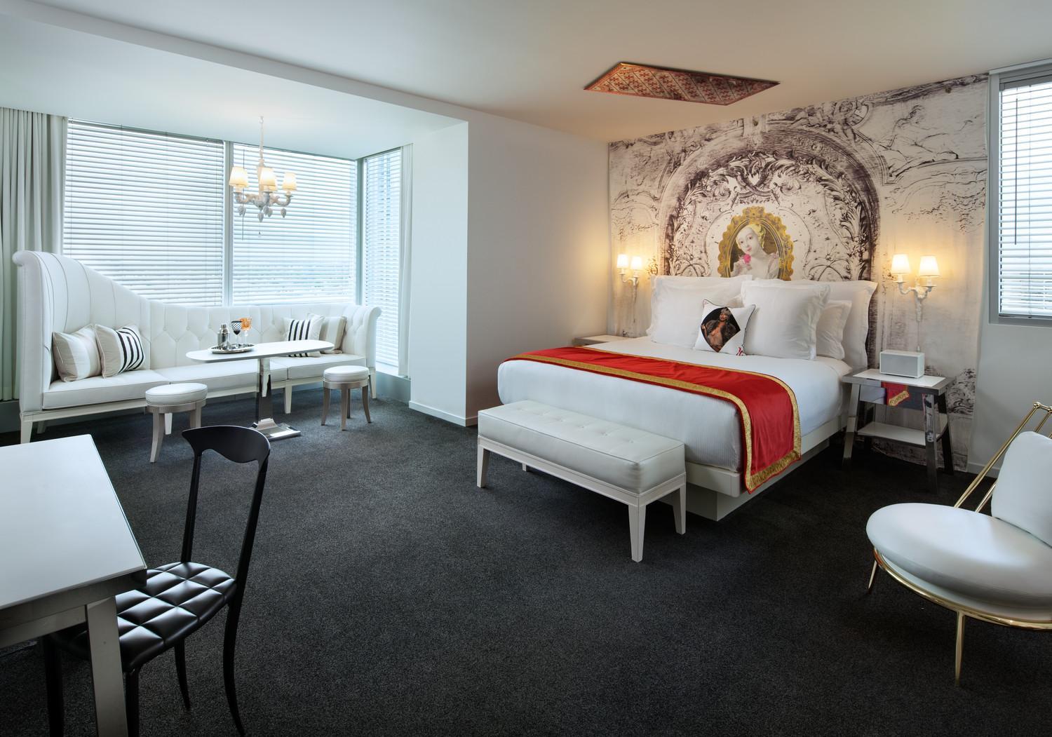 Alexandria King Suite photo 2