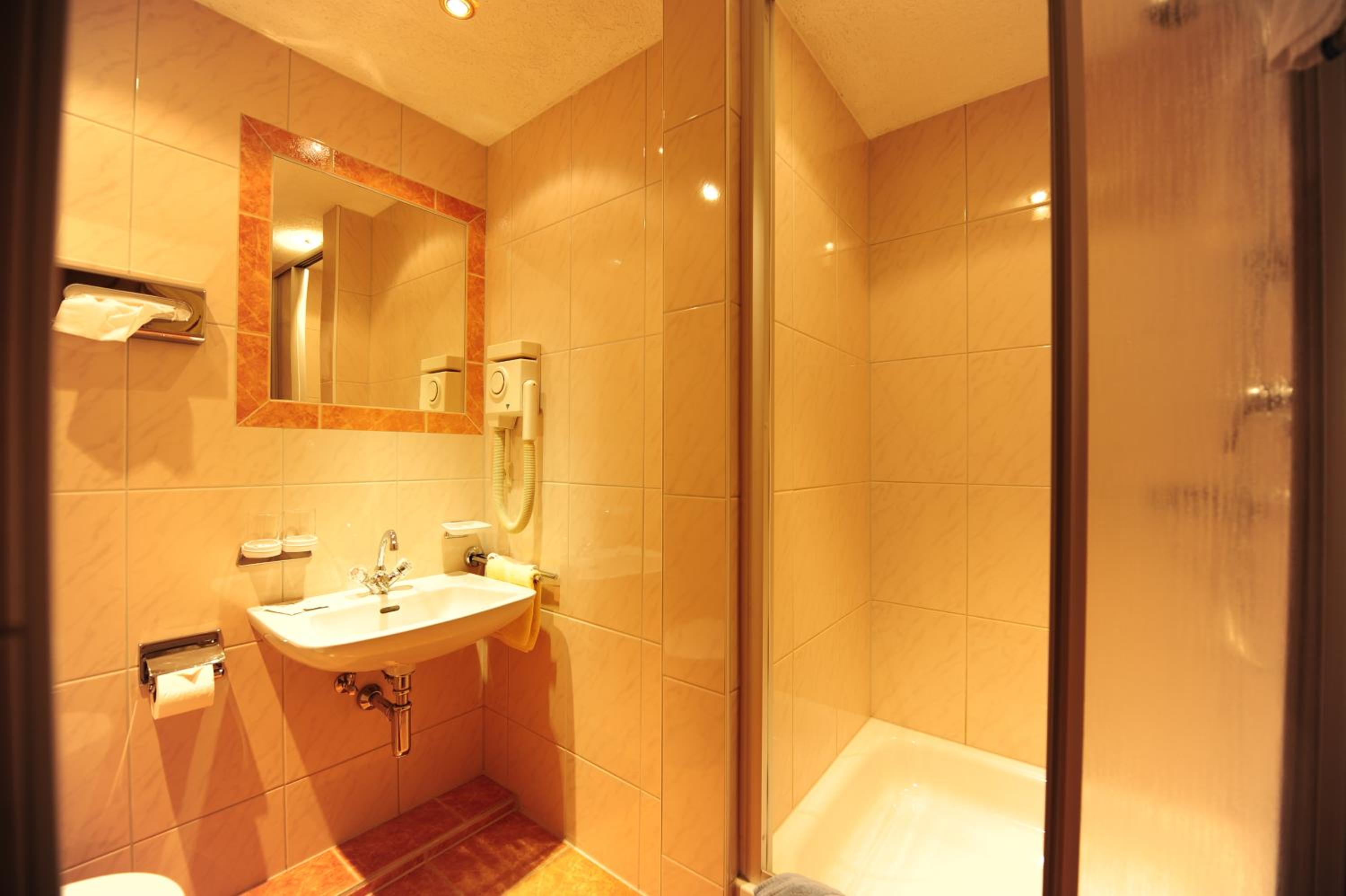 Standard Double Room photo 3