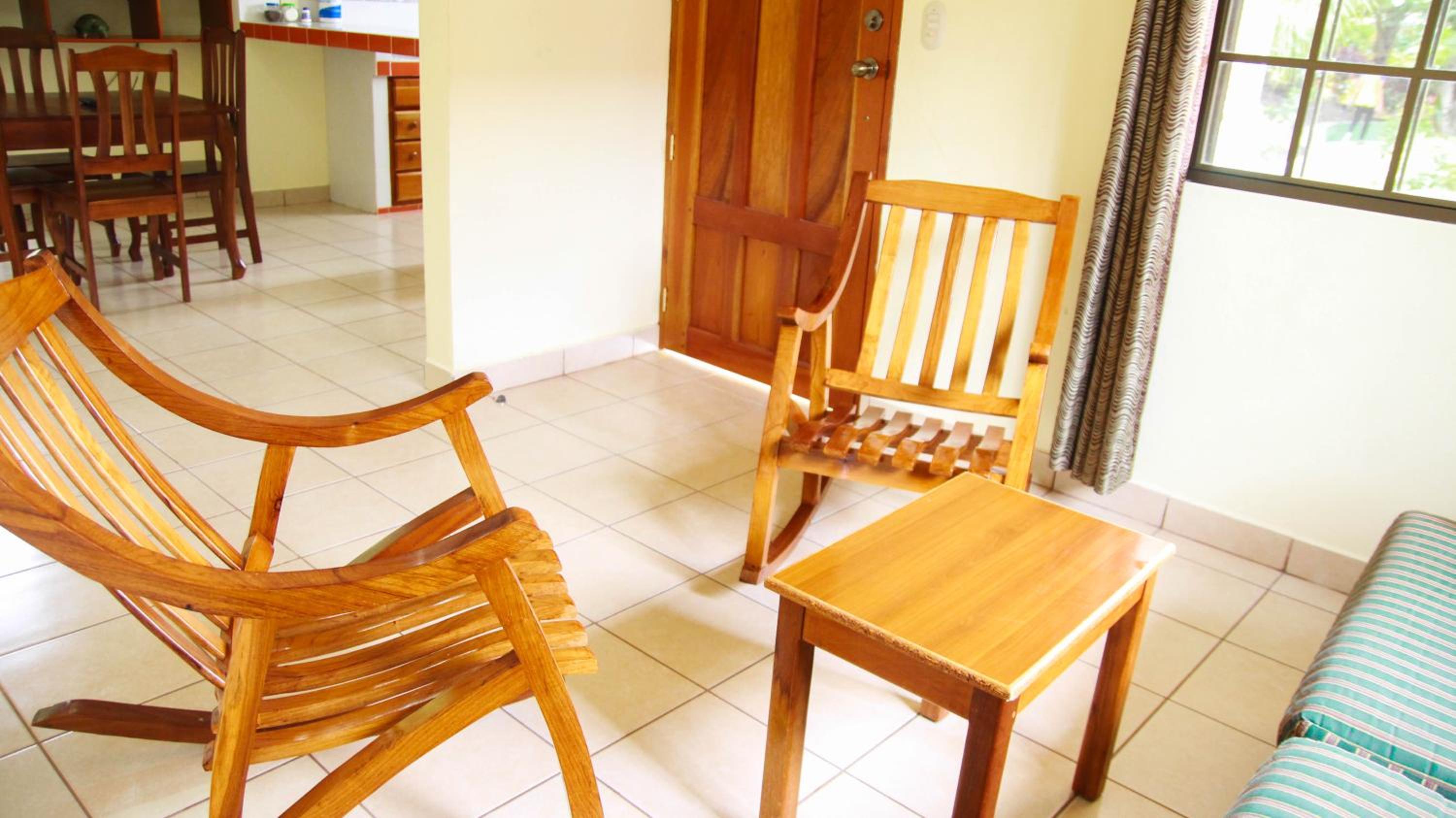 10-Bed Mixed Dormitory Room photo 2