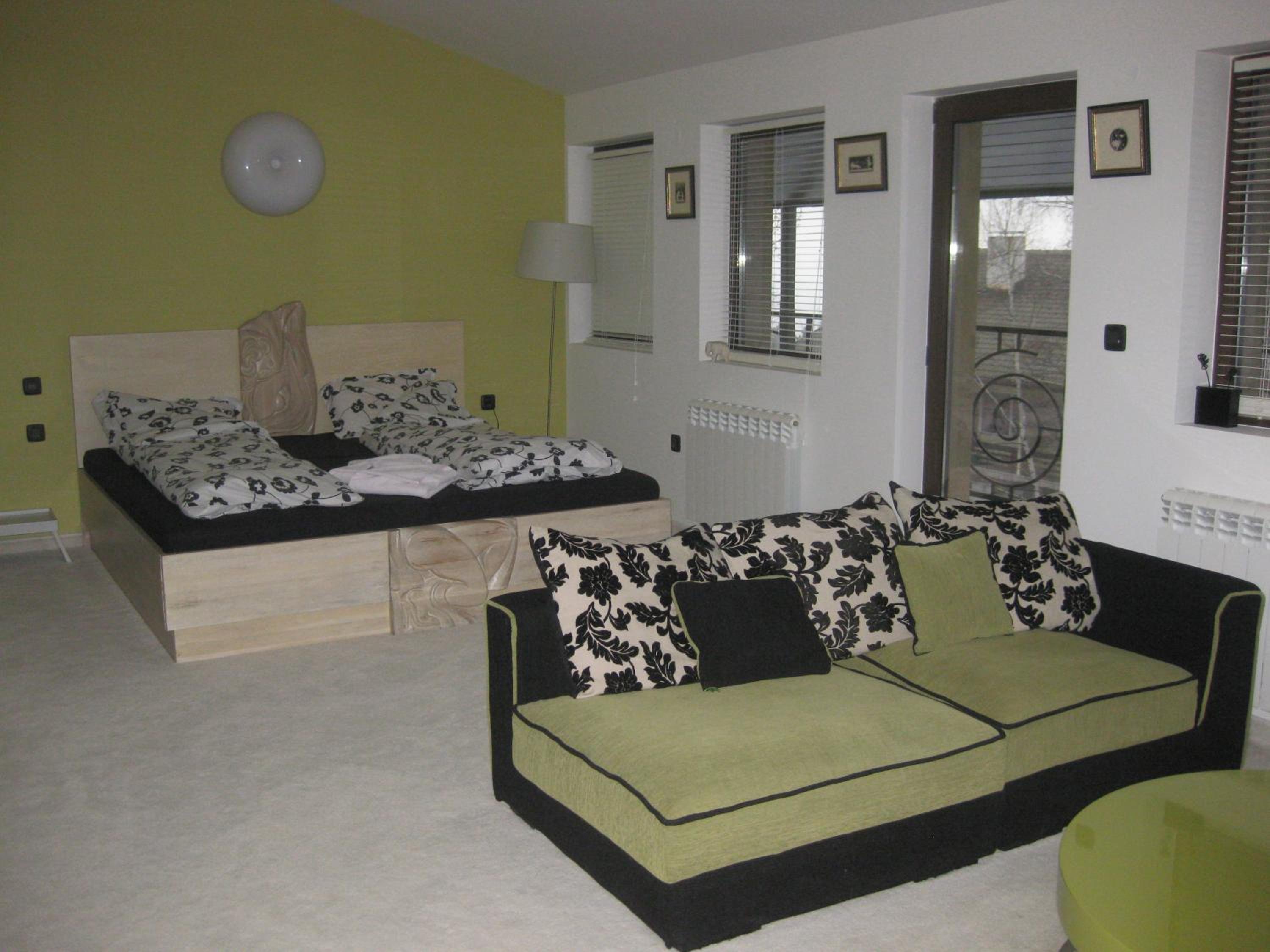 Deluxe Junior Suite with Balcony and City View - Photo 2
