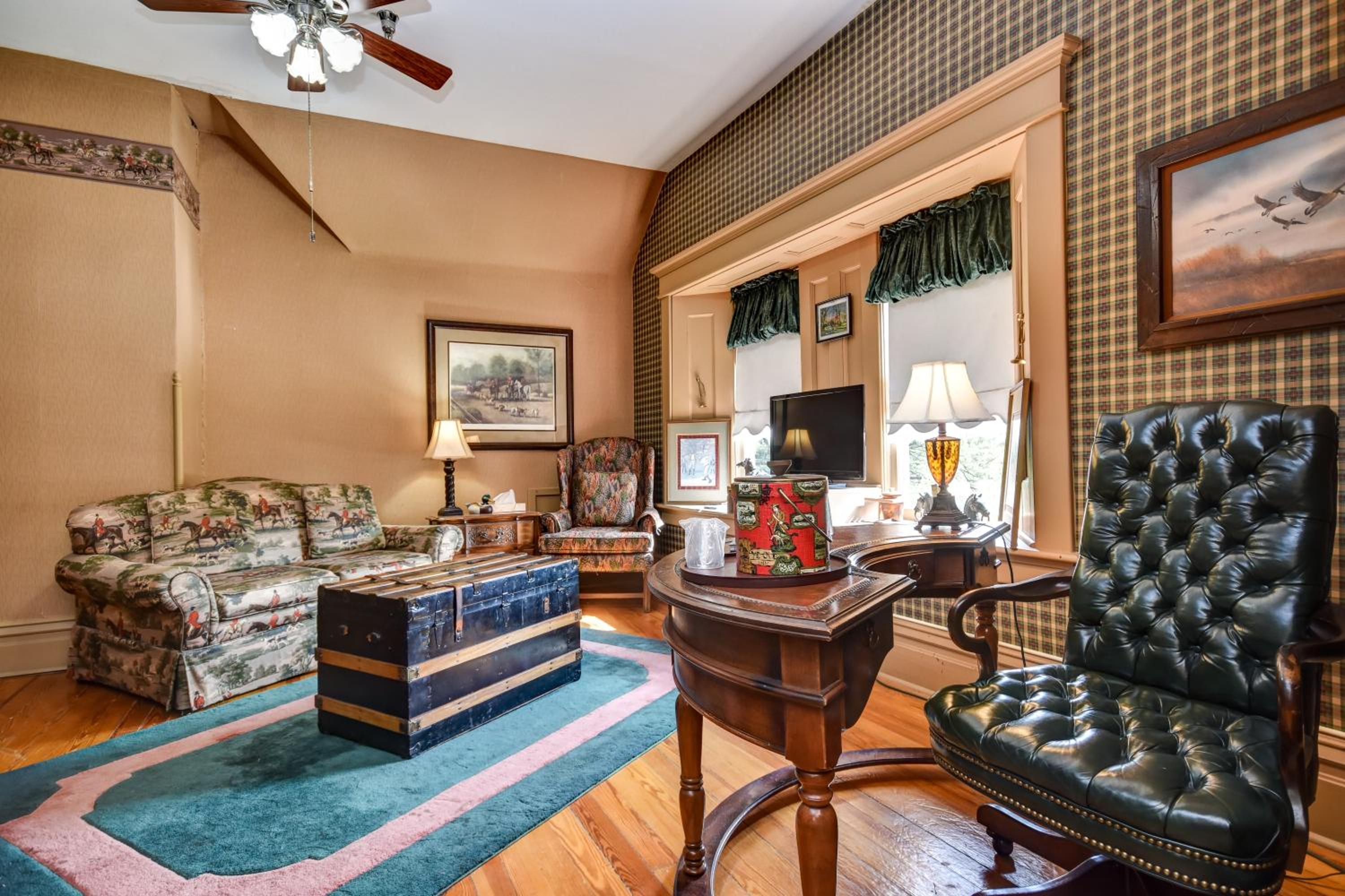 Queen Suite