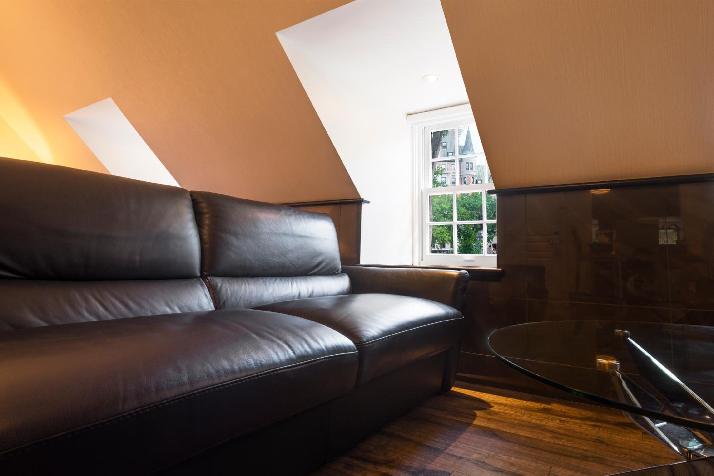 Suite photo 1