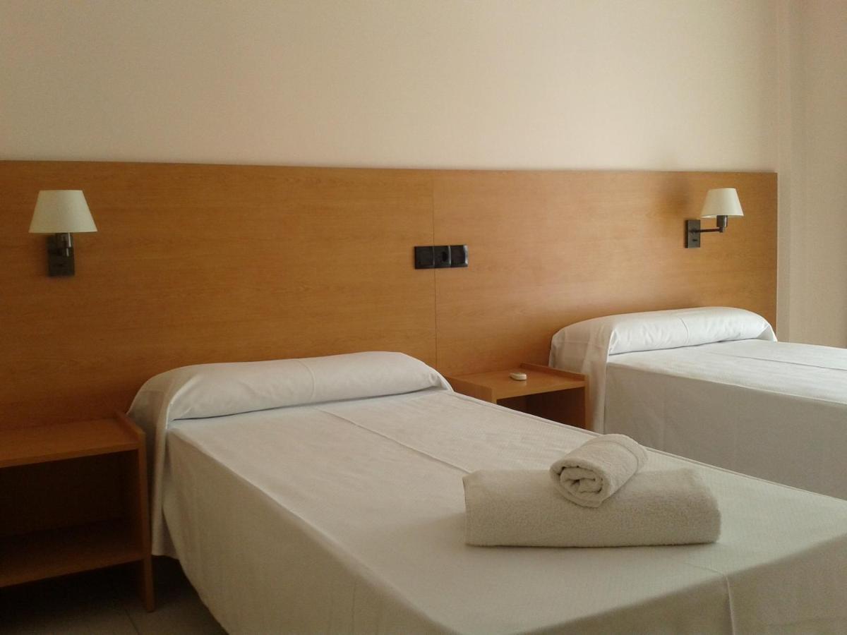 Double or Twin Room with Extra Bed photo 1