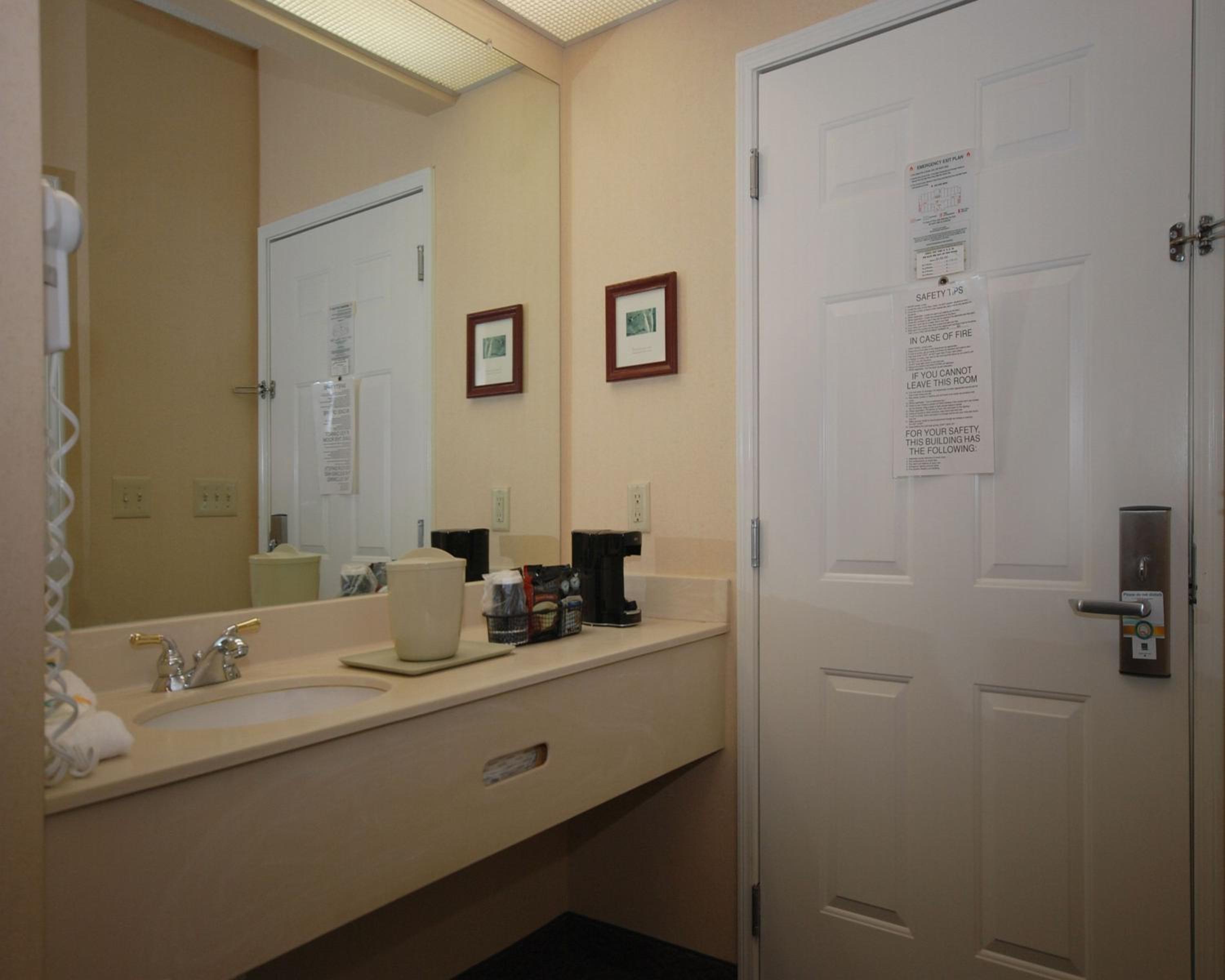 King Room - Non-Smoking - Photo 6