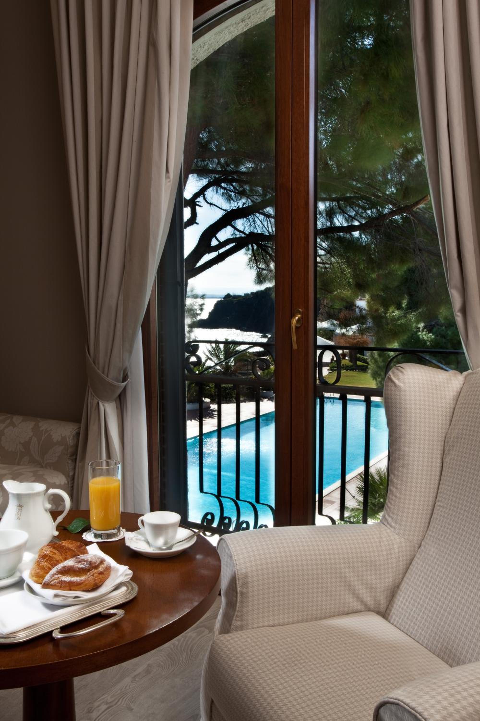 Superior Double or Twin Room with Sea View - Photo 4