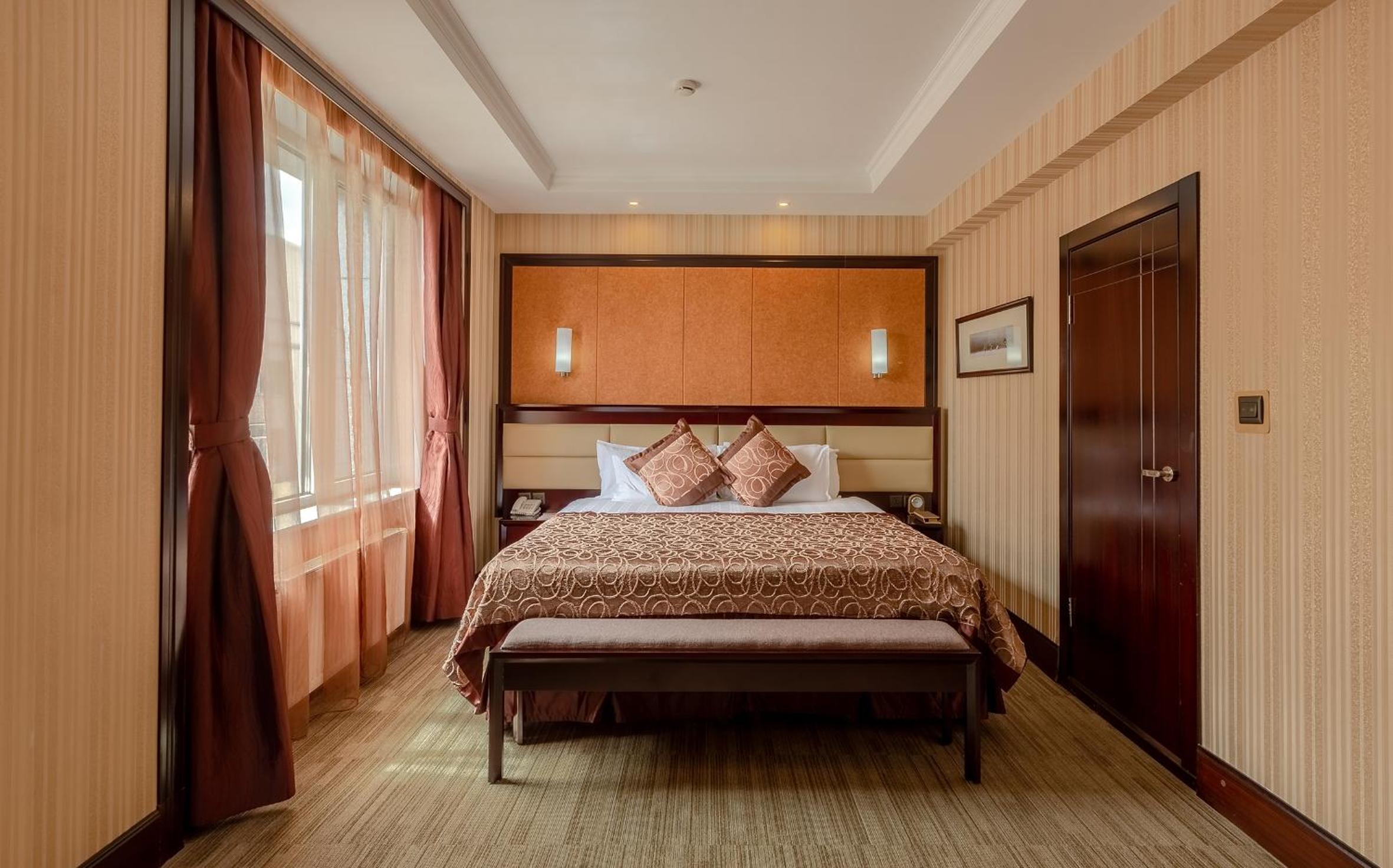 Executive Suite photo 2