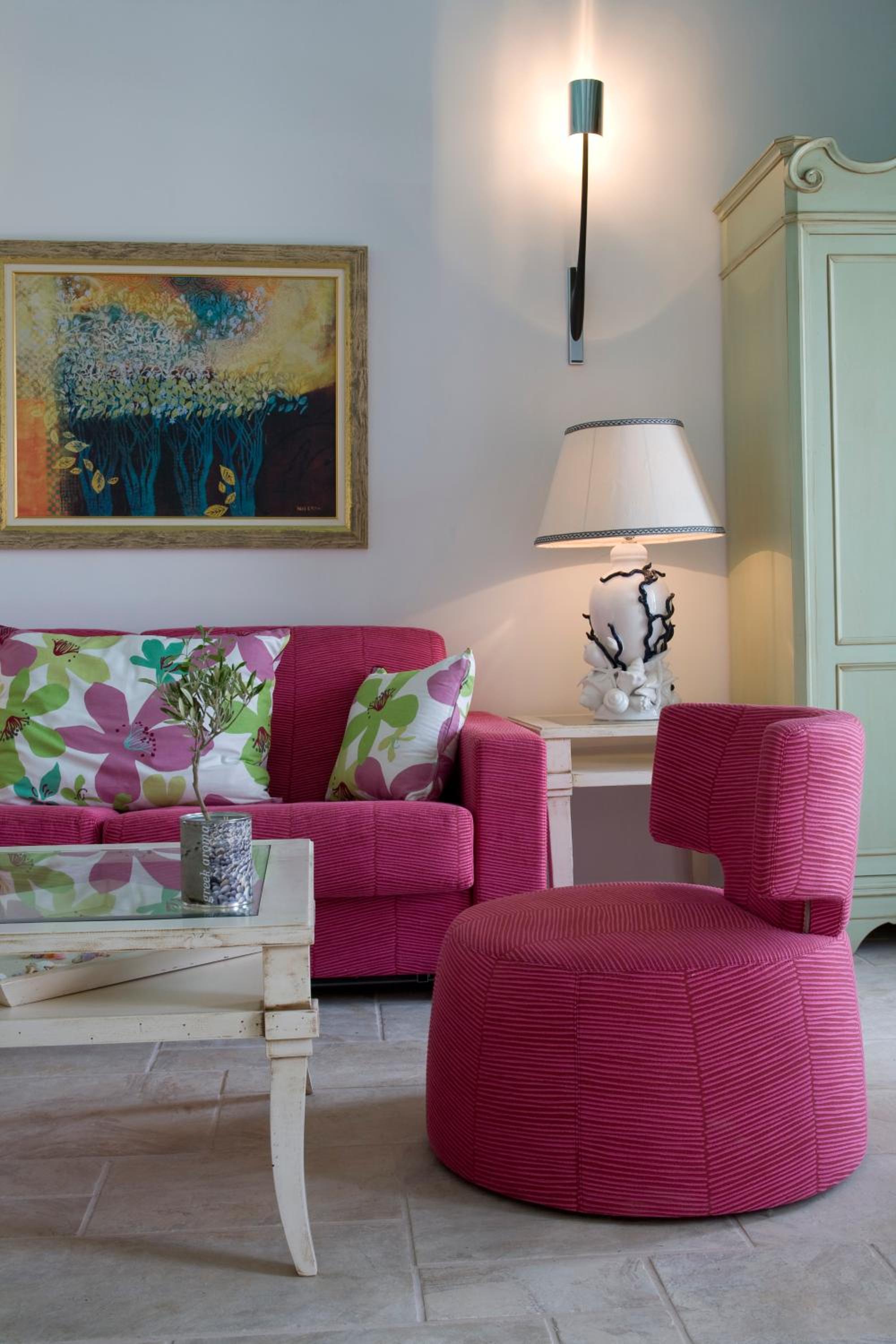 Junior Suite with Pool View - Photo 1