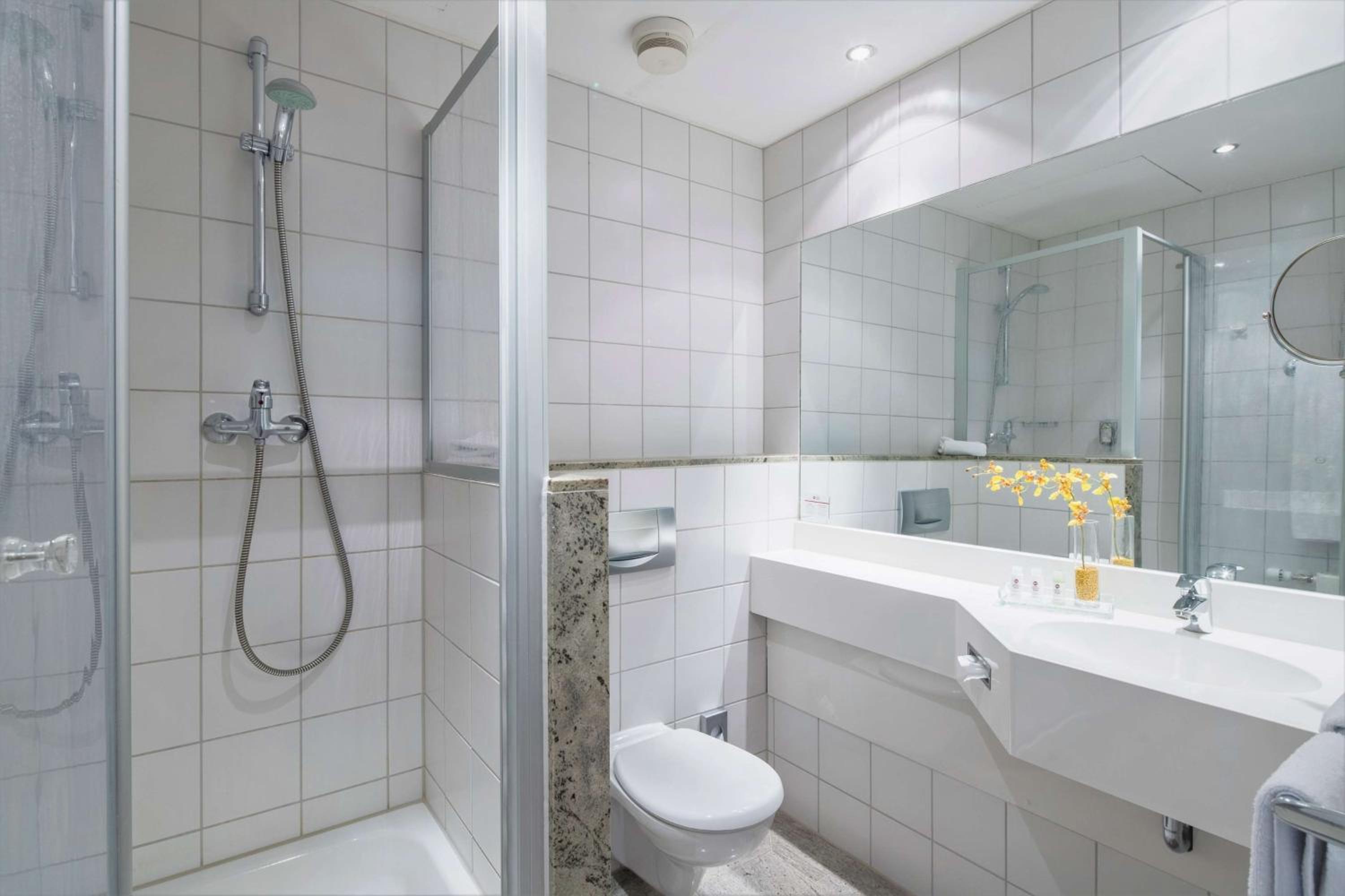 Large Double Room - Photo 7
