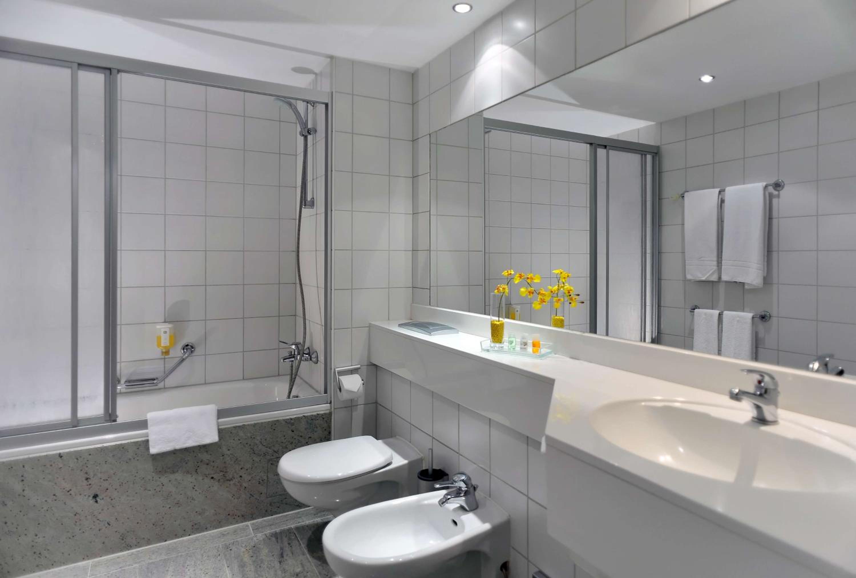 Suite - Photo 3
