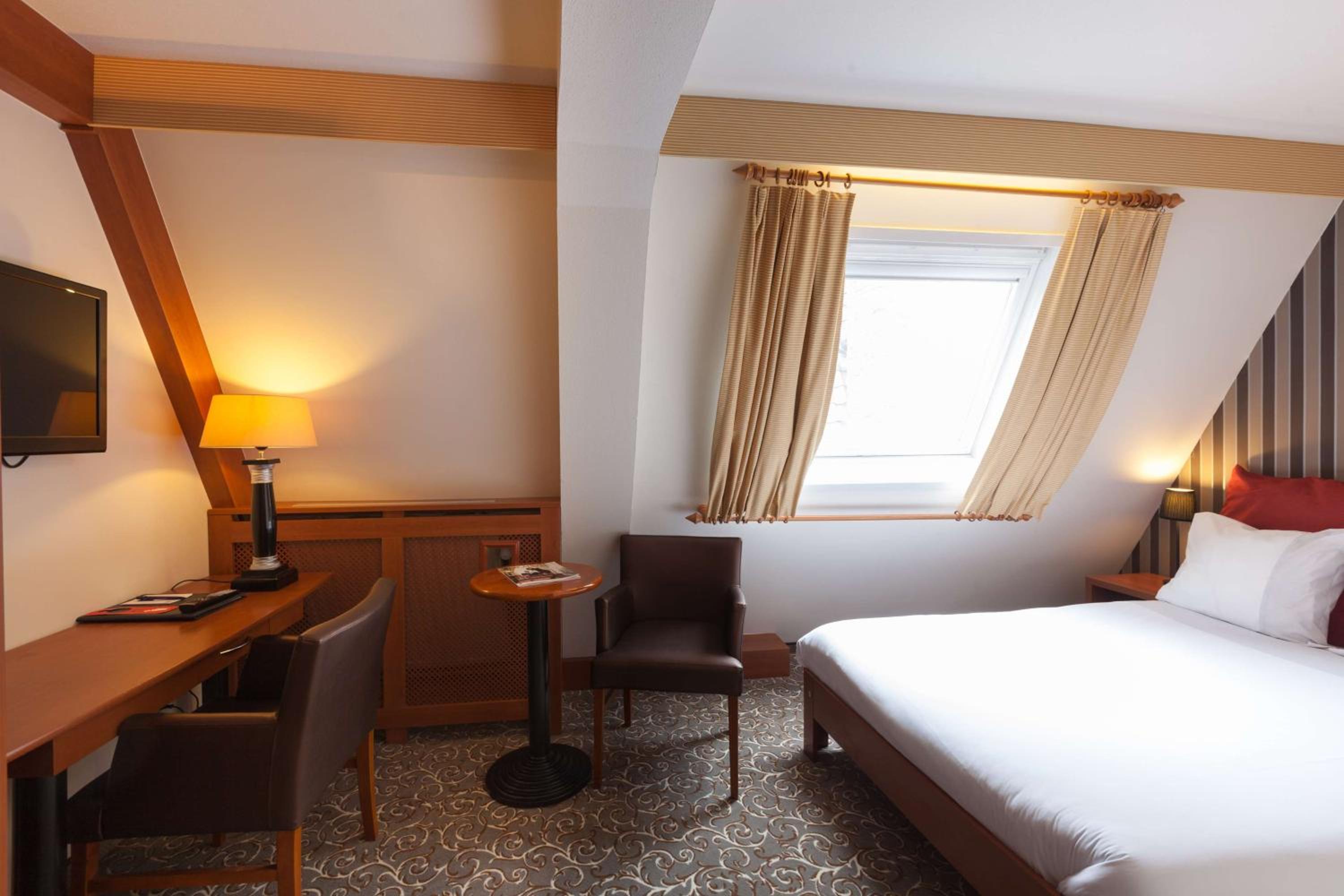 Standard Double or Twin Room - Photo 3