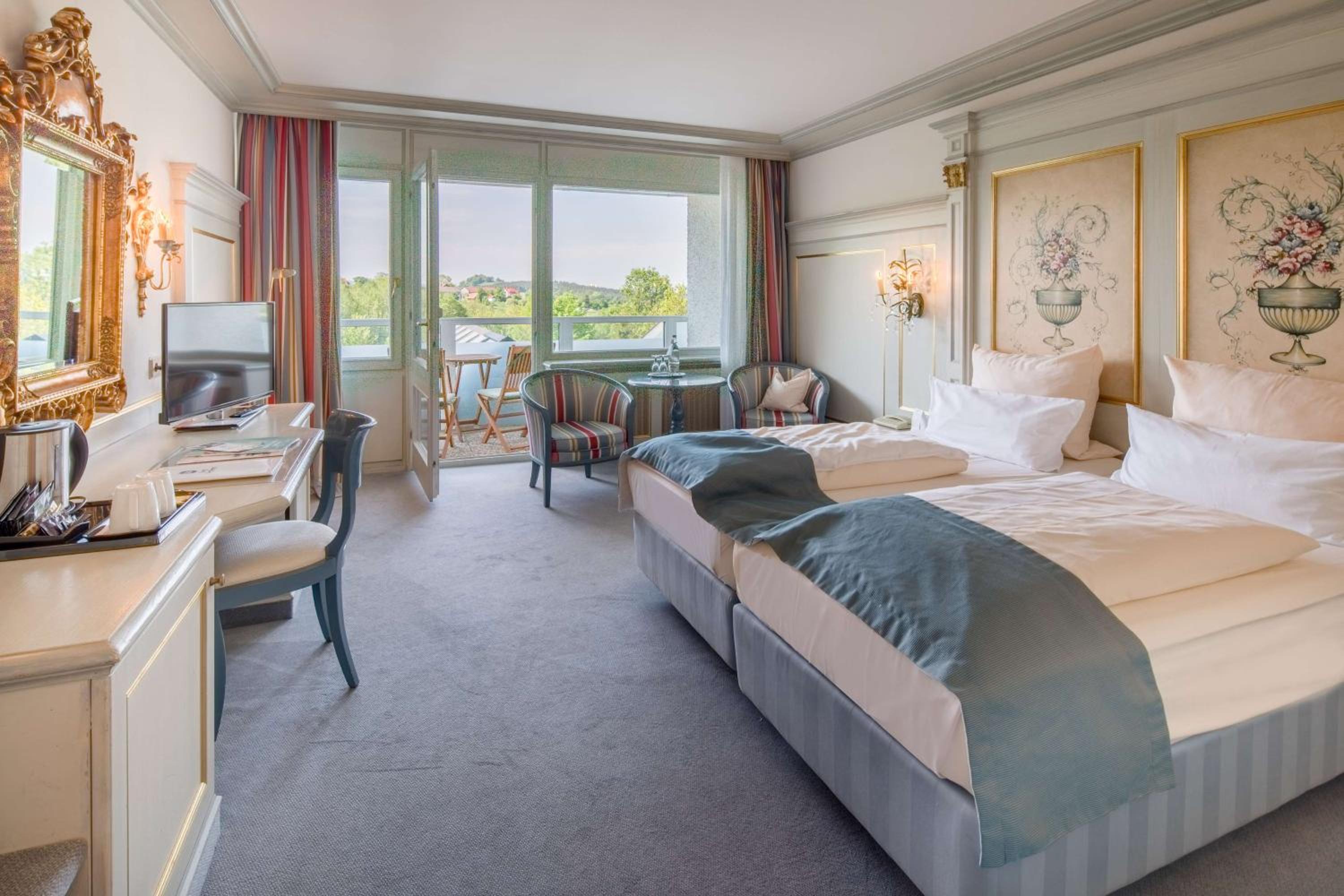 Superior Twin Room with Balcony photo 2