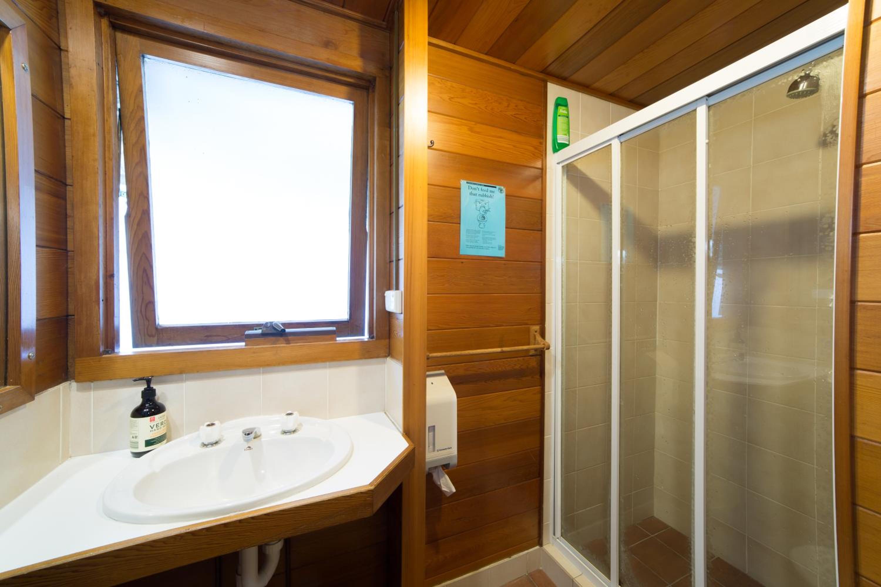 Double Room with Shared Bathroom photo 3