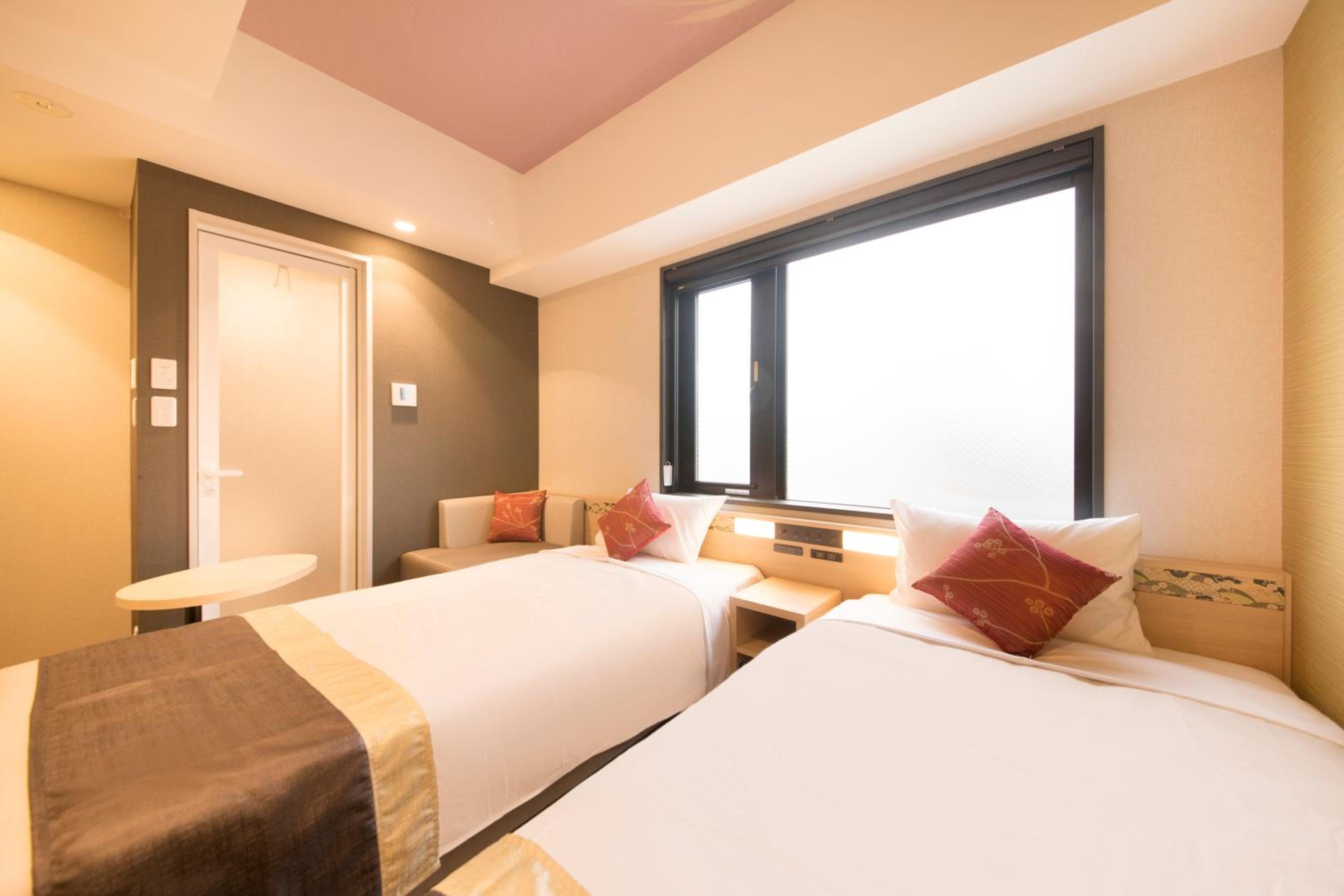 Twin Room - Photo 14