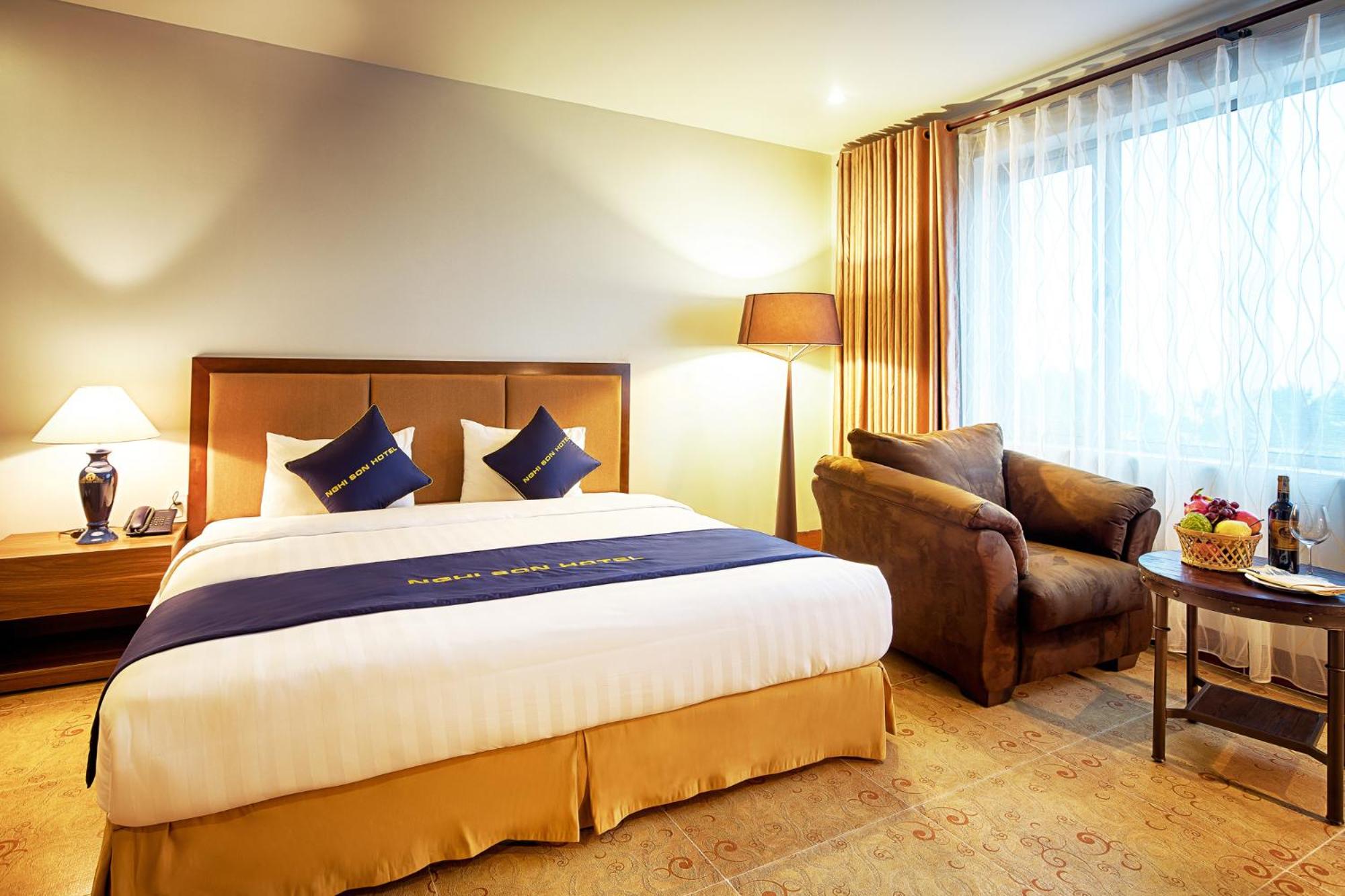 Deluxe Suite with Sea View photo 2