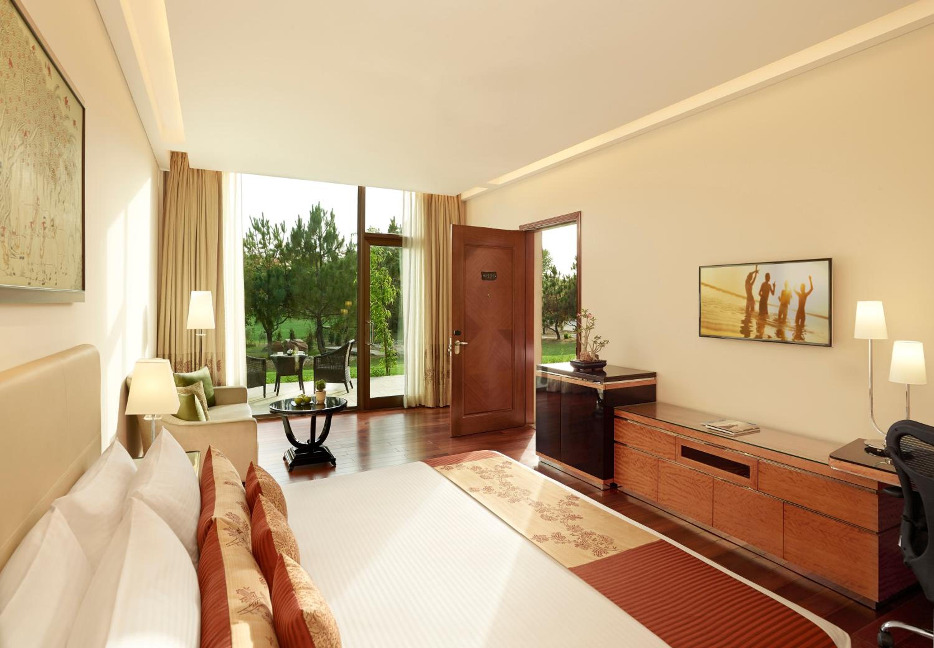 Luxury Suite