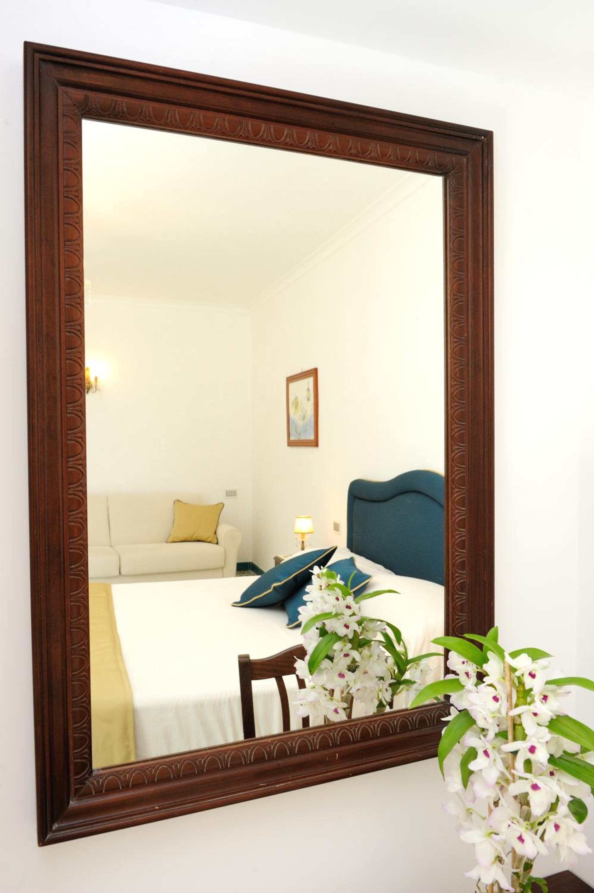 Junior Suite with Balcony - Photo 43