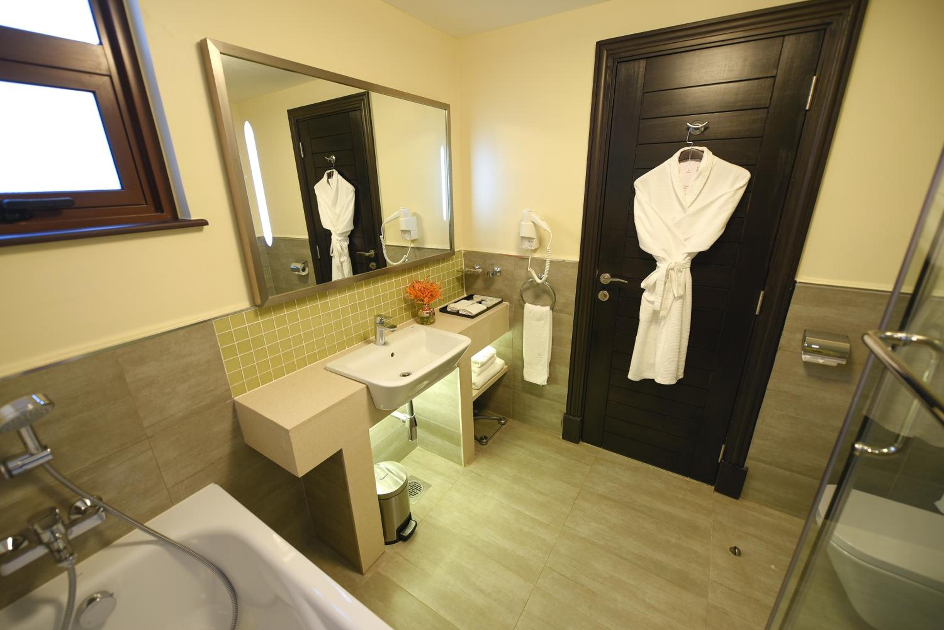 Two-Bedroom Suite photo 3