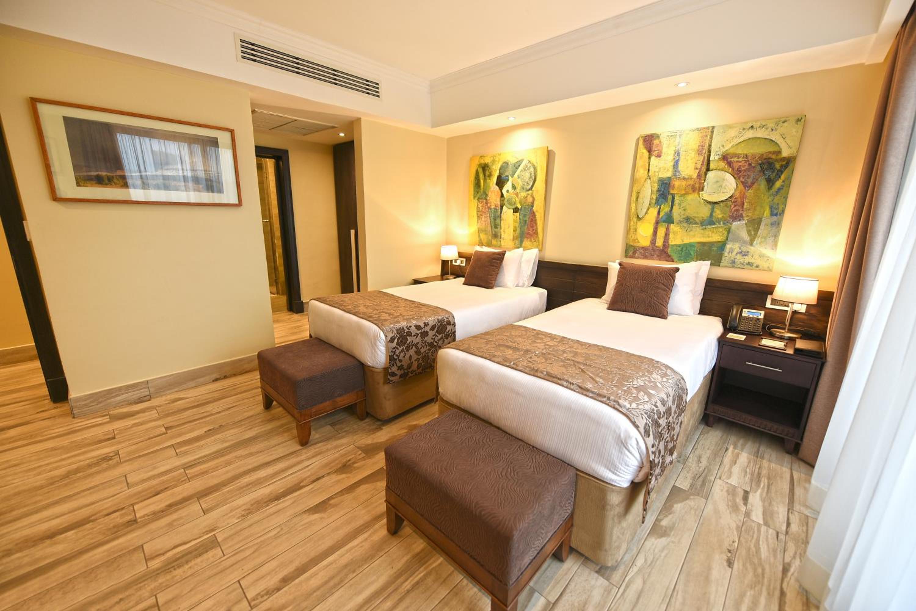 Two-Bedroom Suite photo 2