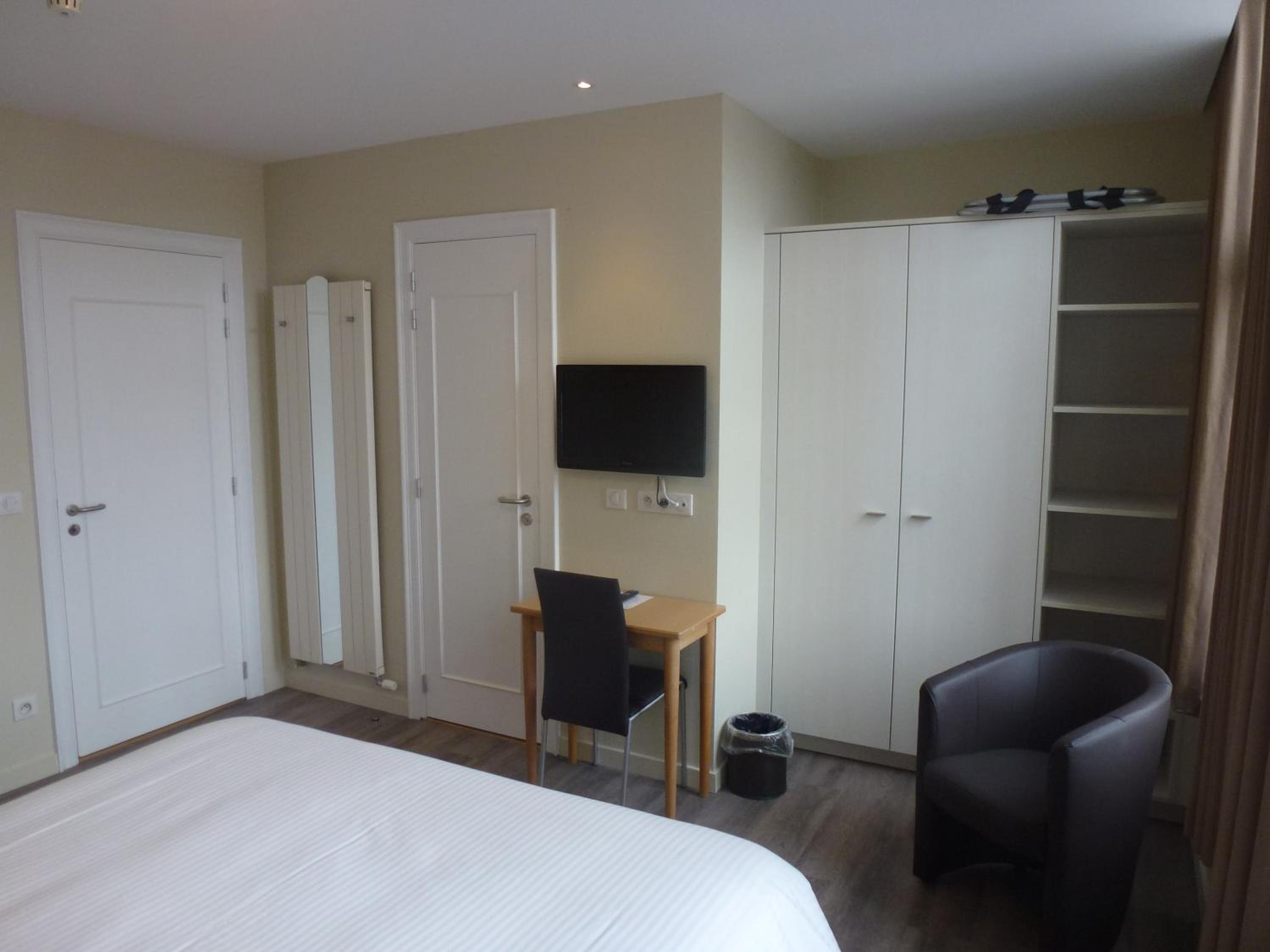Double Room - Photo 4