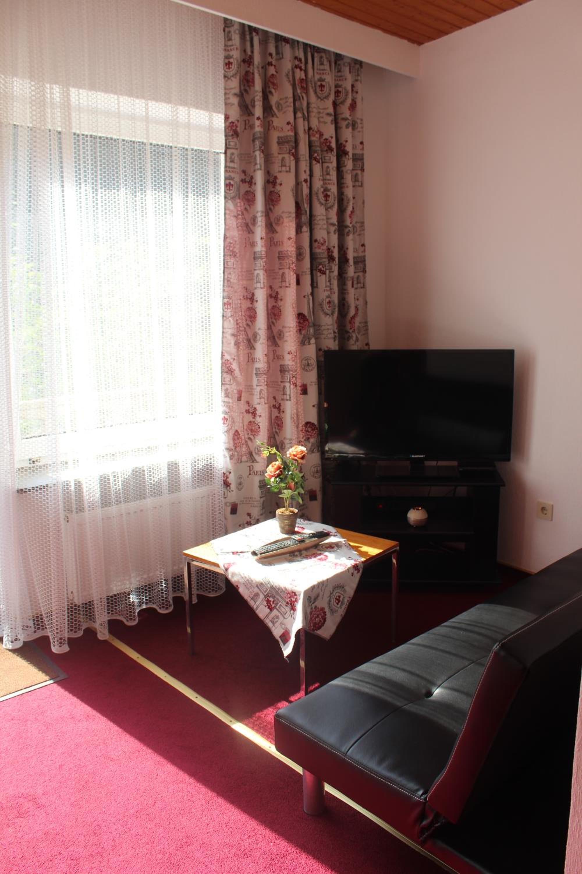 Deluxe King Room photo 2