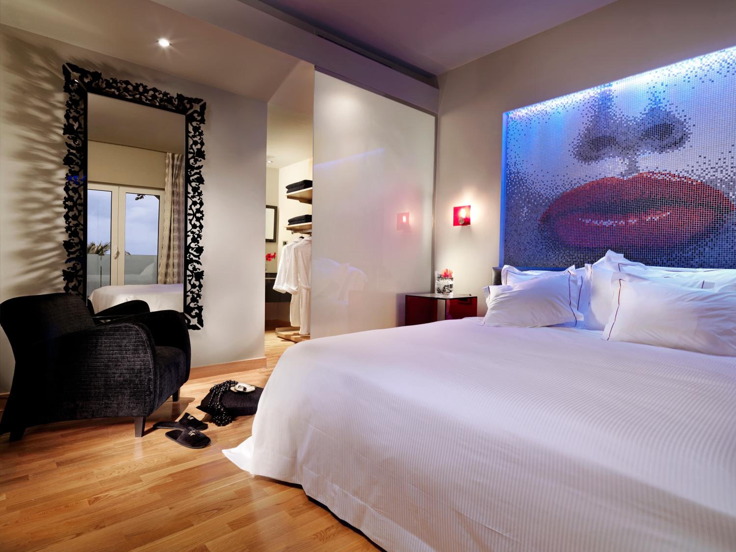 Lifestyle One-Bedroom Suite - Photo 1