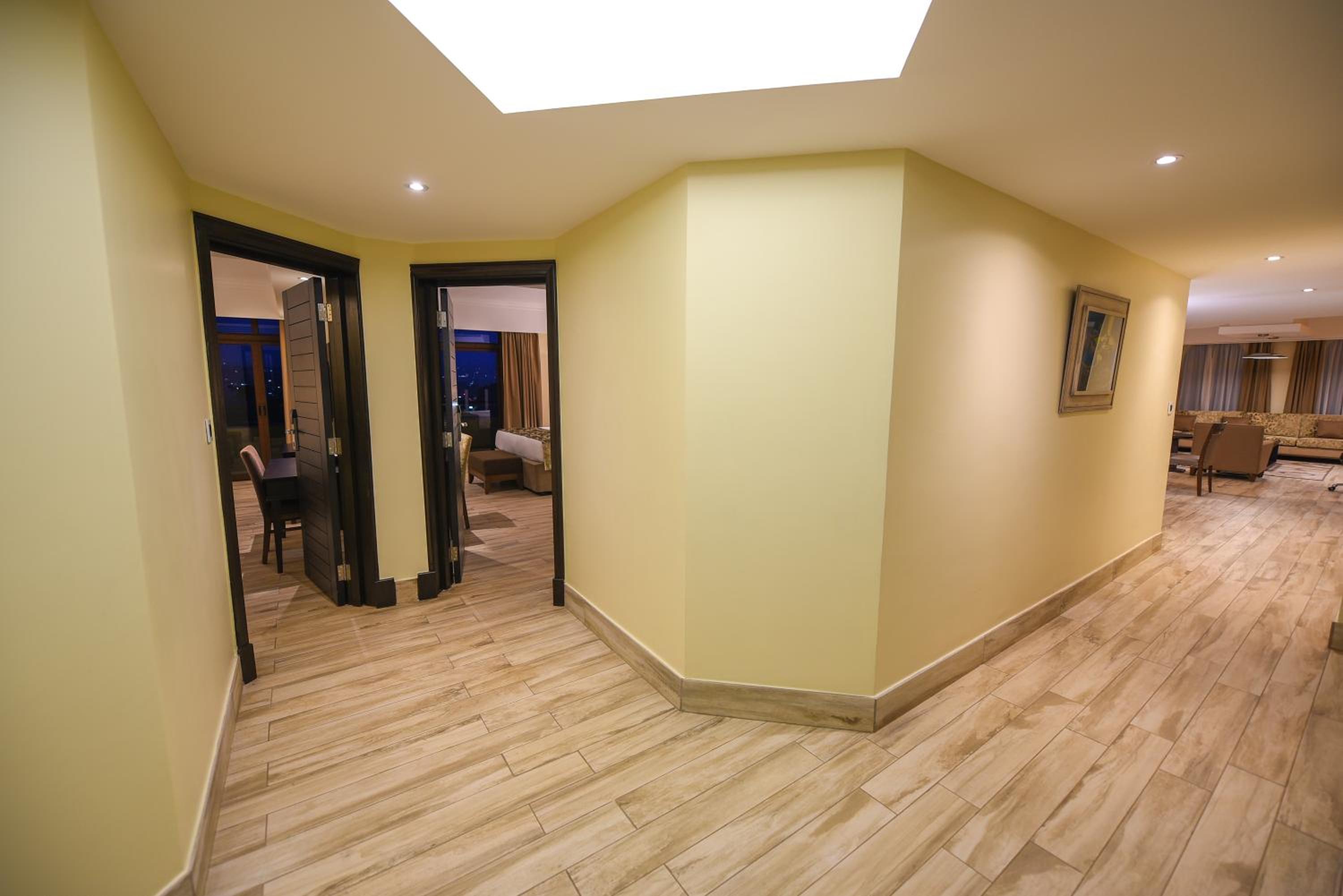 Three-Bedroom Suite photo 2