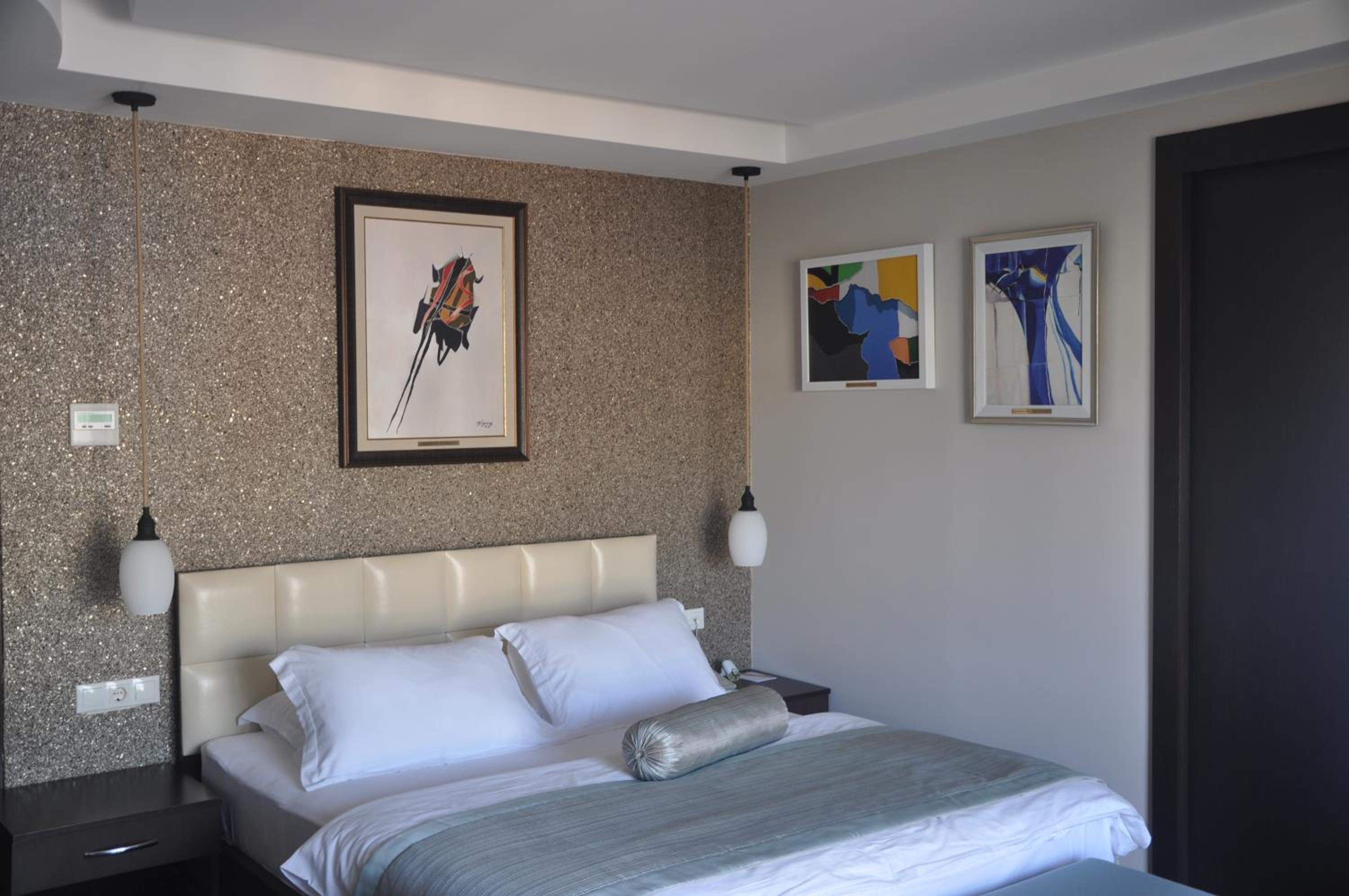 Suite Room - Photo 2
