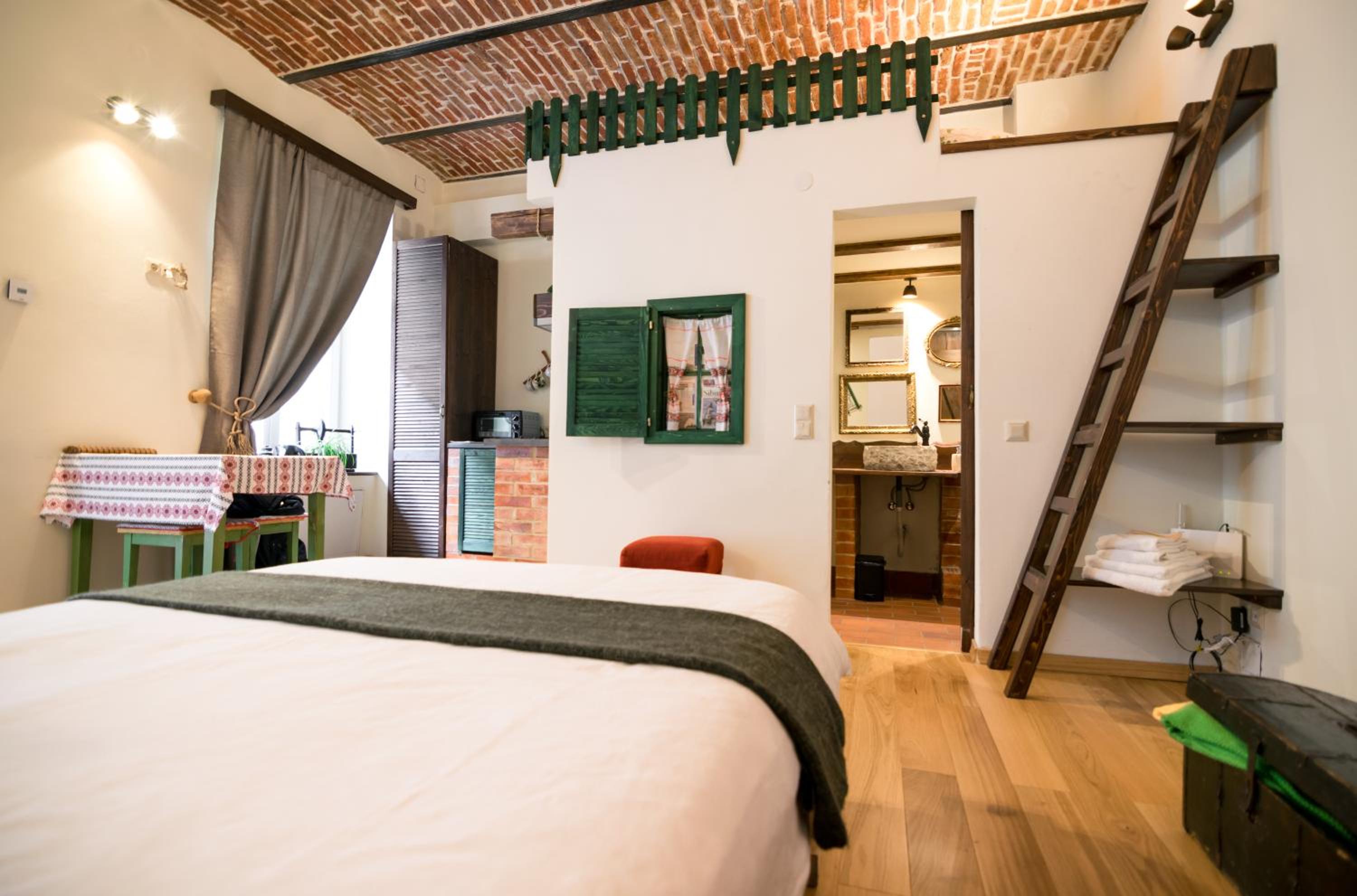 Duplex Quadruple Room