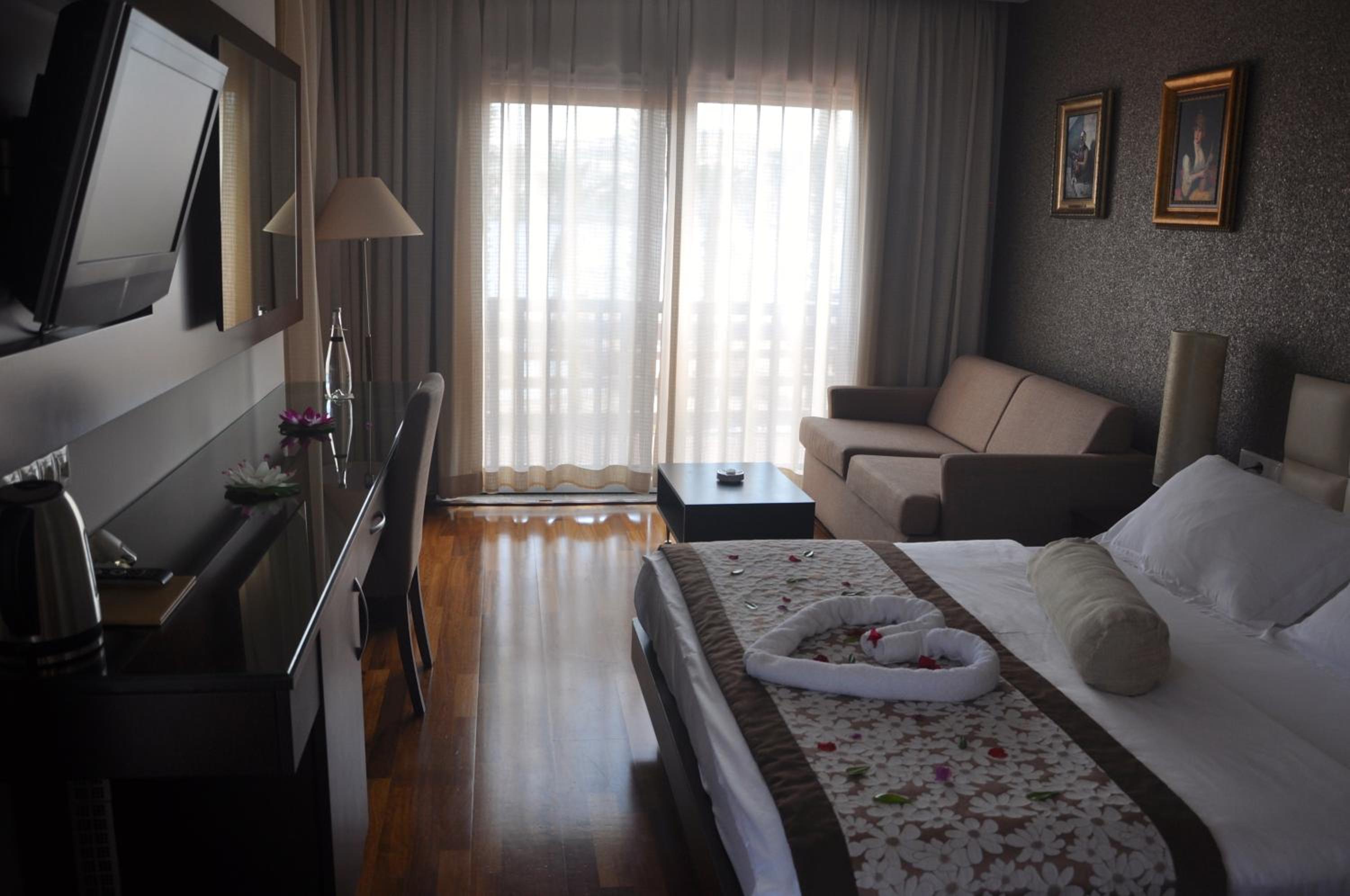 Deluxe Room - Photo 4