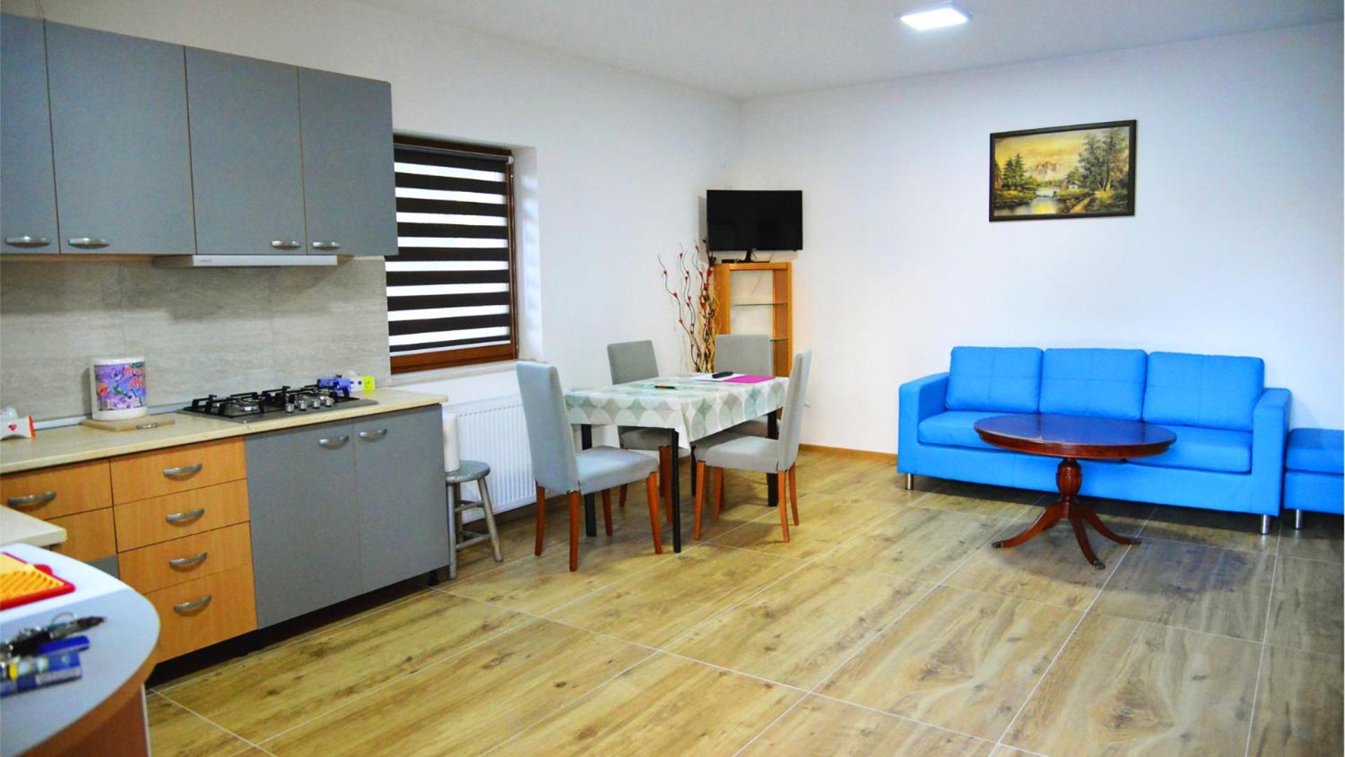 Two-Bedroom Apartment - Photo 2