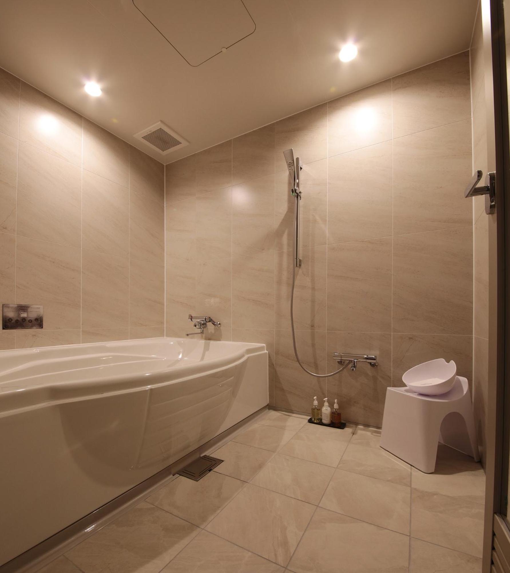 Suite with Private Pool - Non-Smoking thumbnail 6
