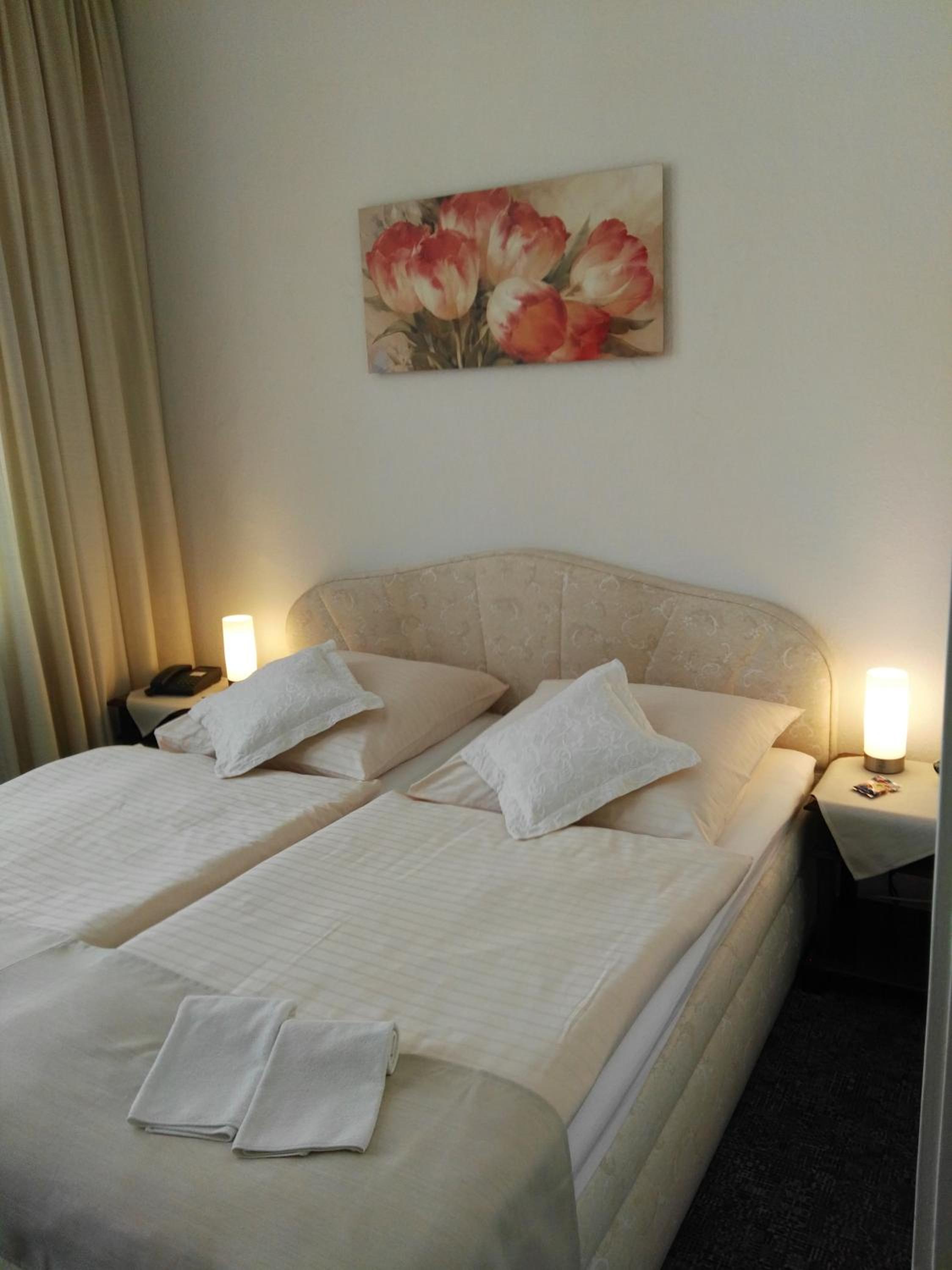Double Room - Photo 1