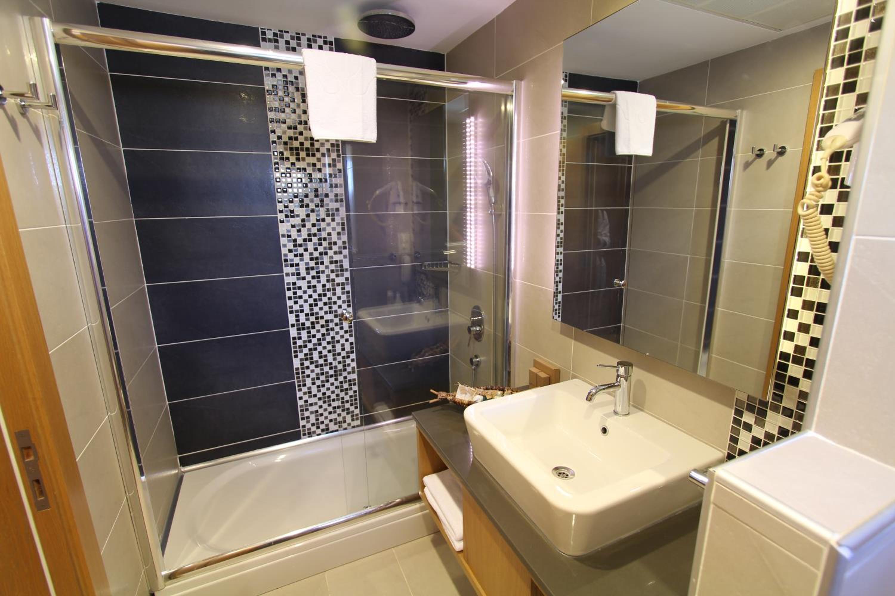 Standard  Room - Photo 9