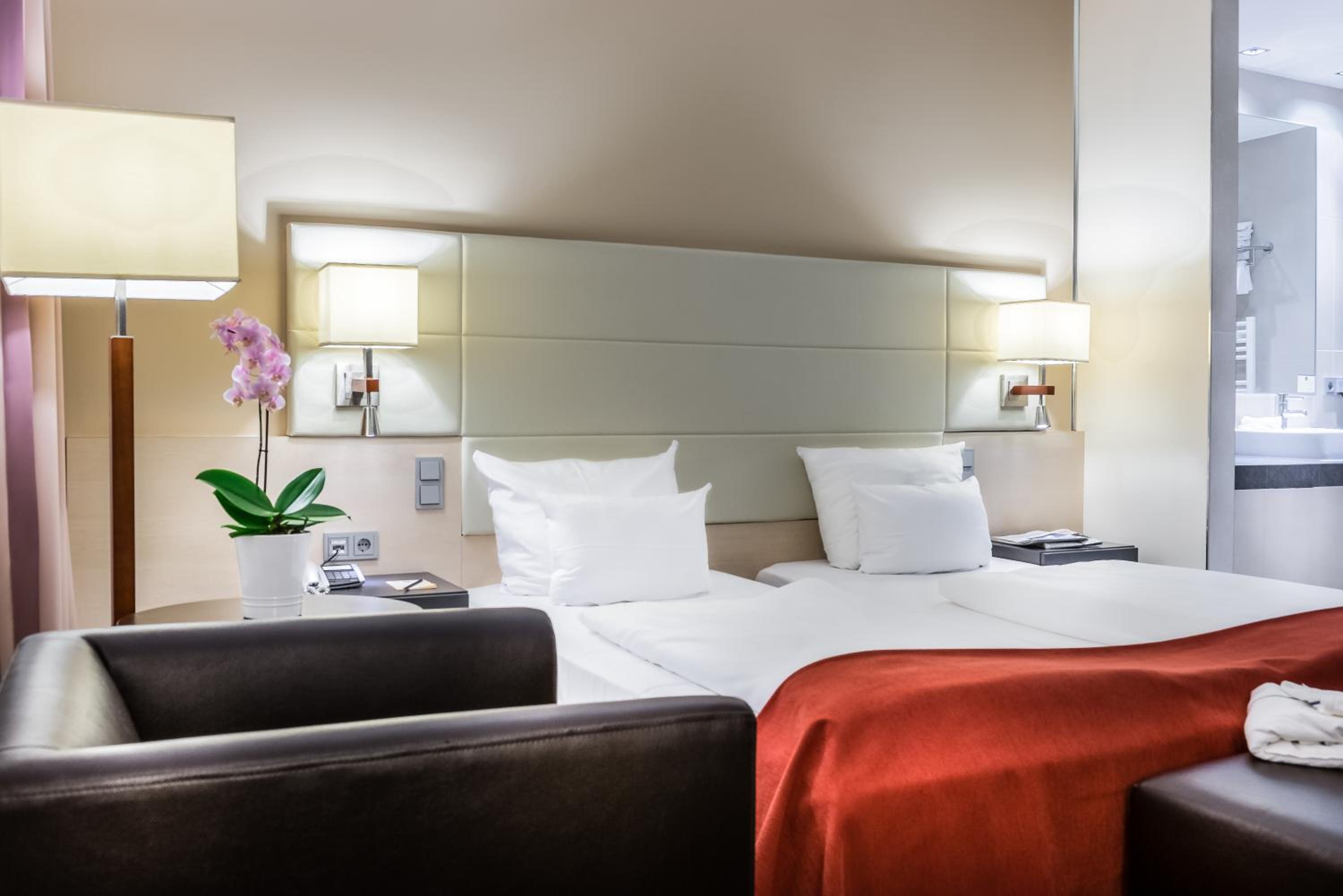 Premium Twin Room - Photo 1