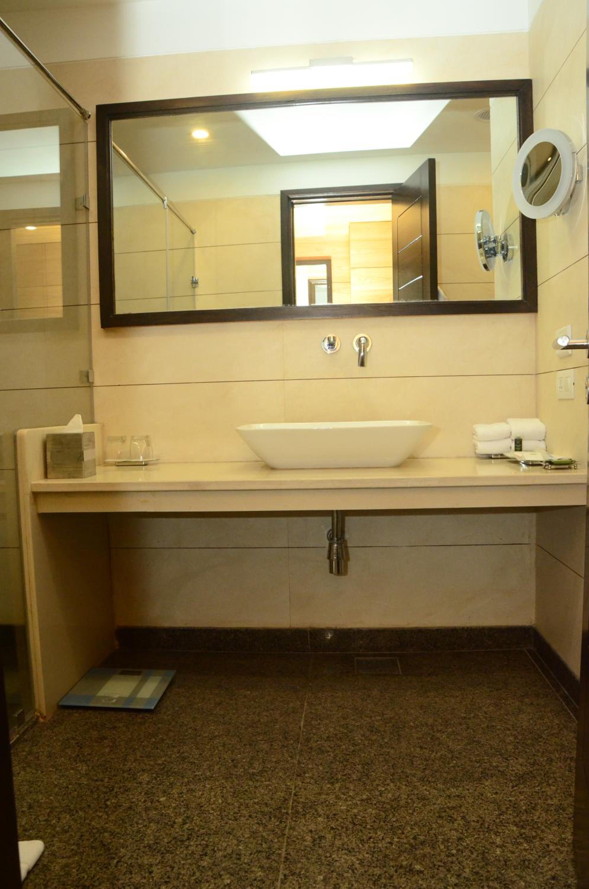 Business Class Room - Photo 7