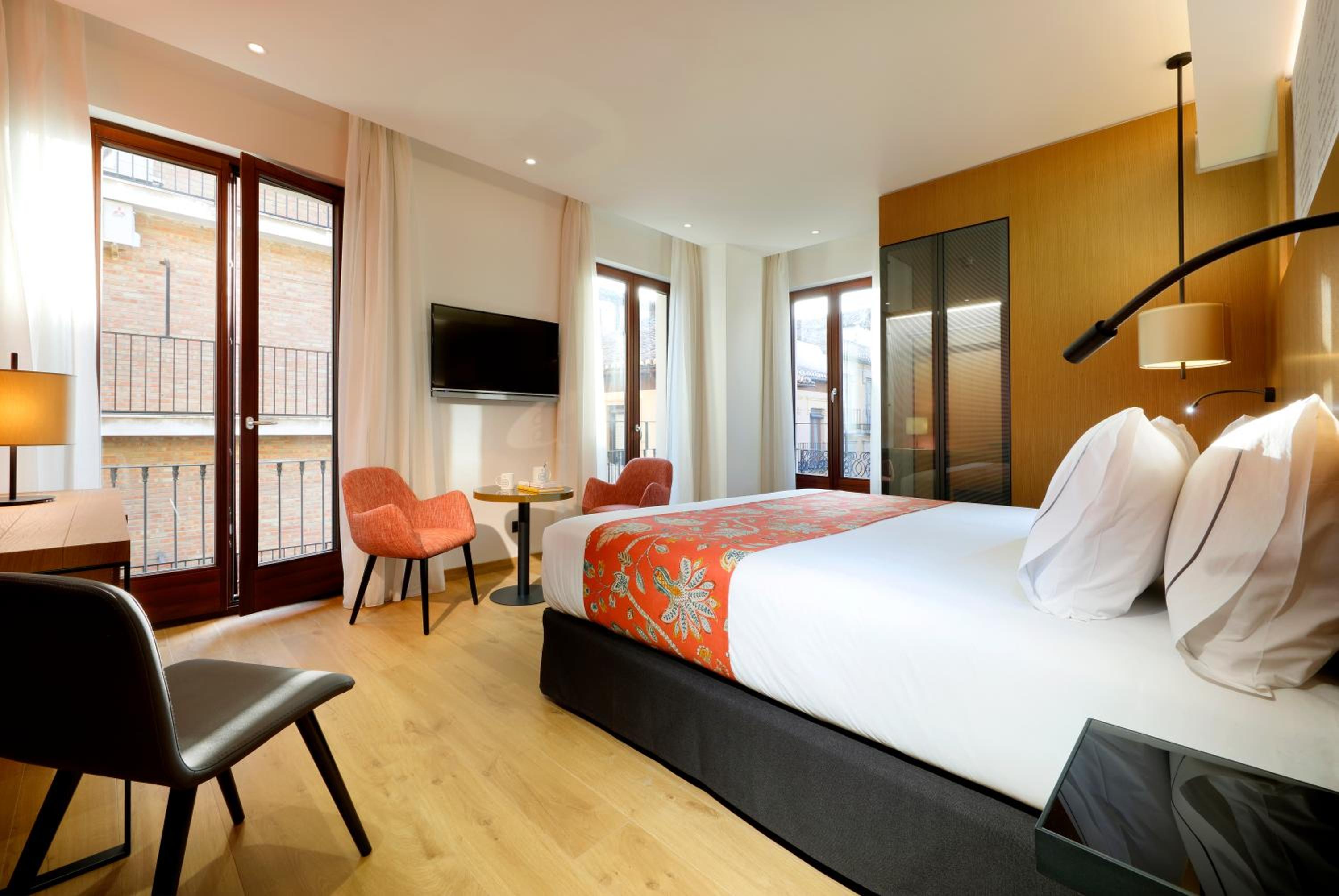 Deluxe Double or Twin Room photo 2