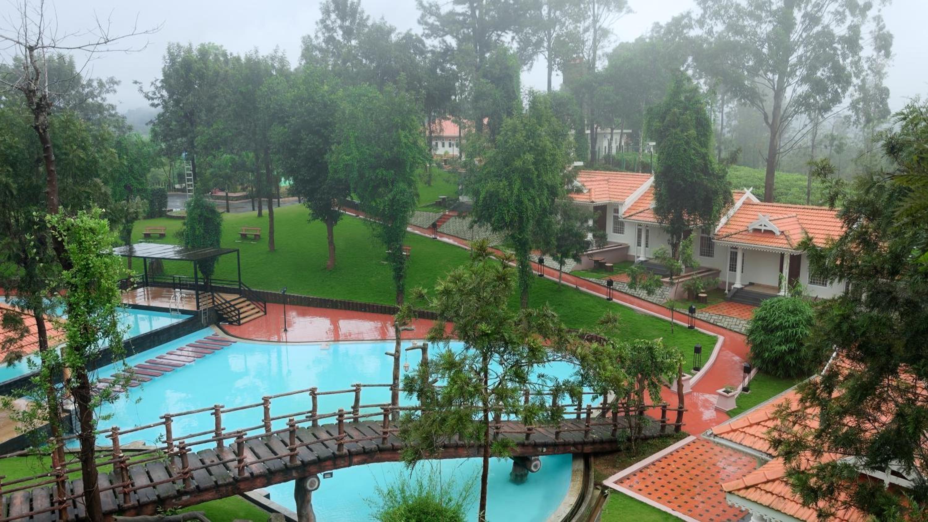 Double Room with Pool View - Photo 7