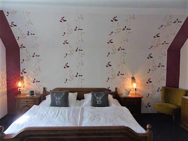 Large Double Room - Photo 1